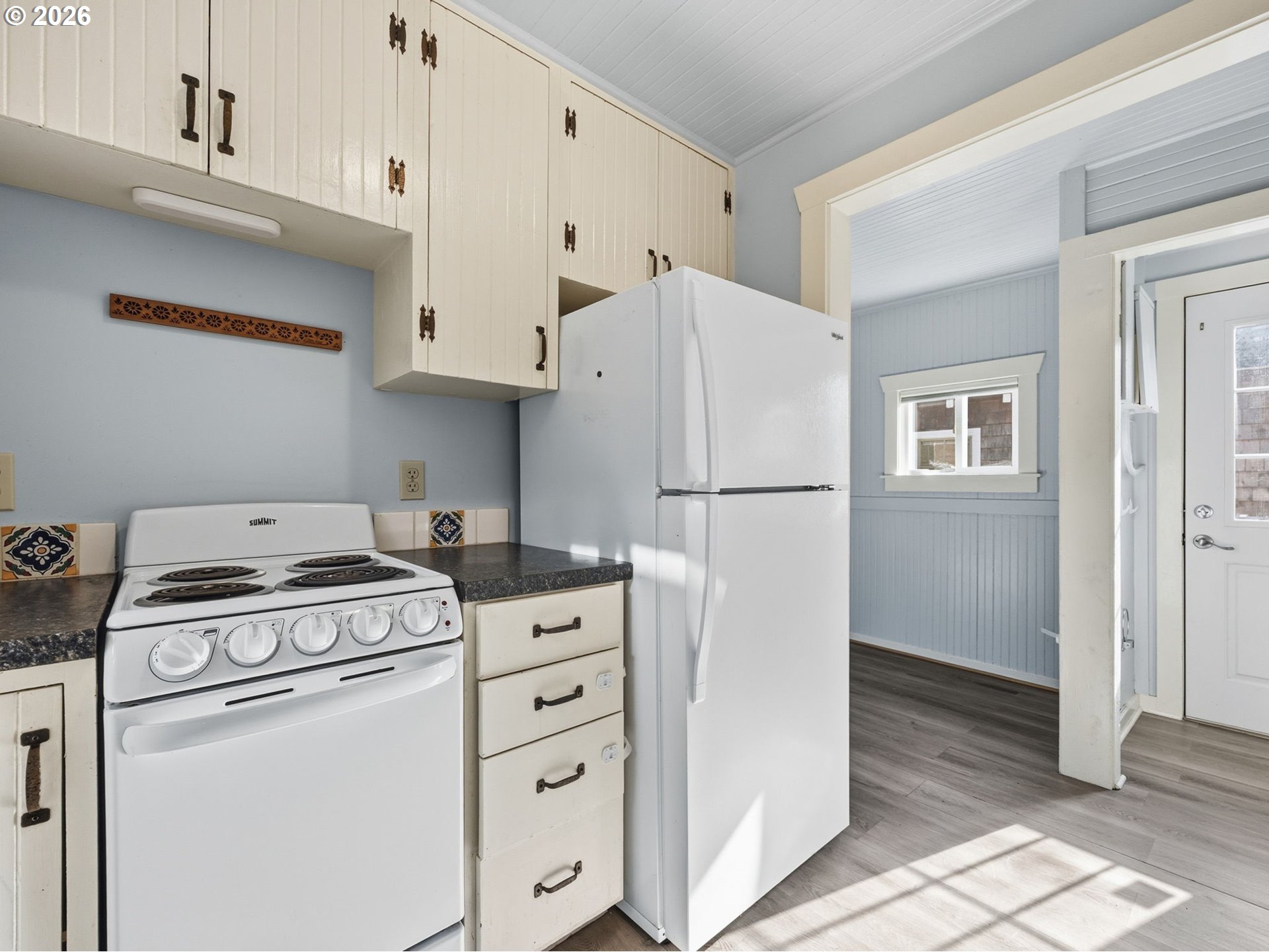 908/910 N FRANKLIN ST