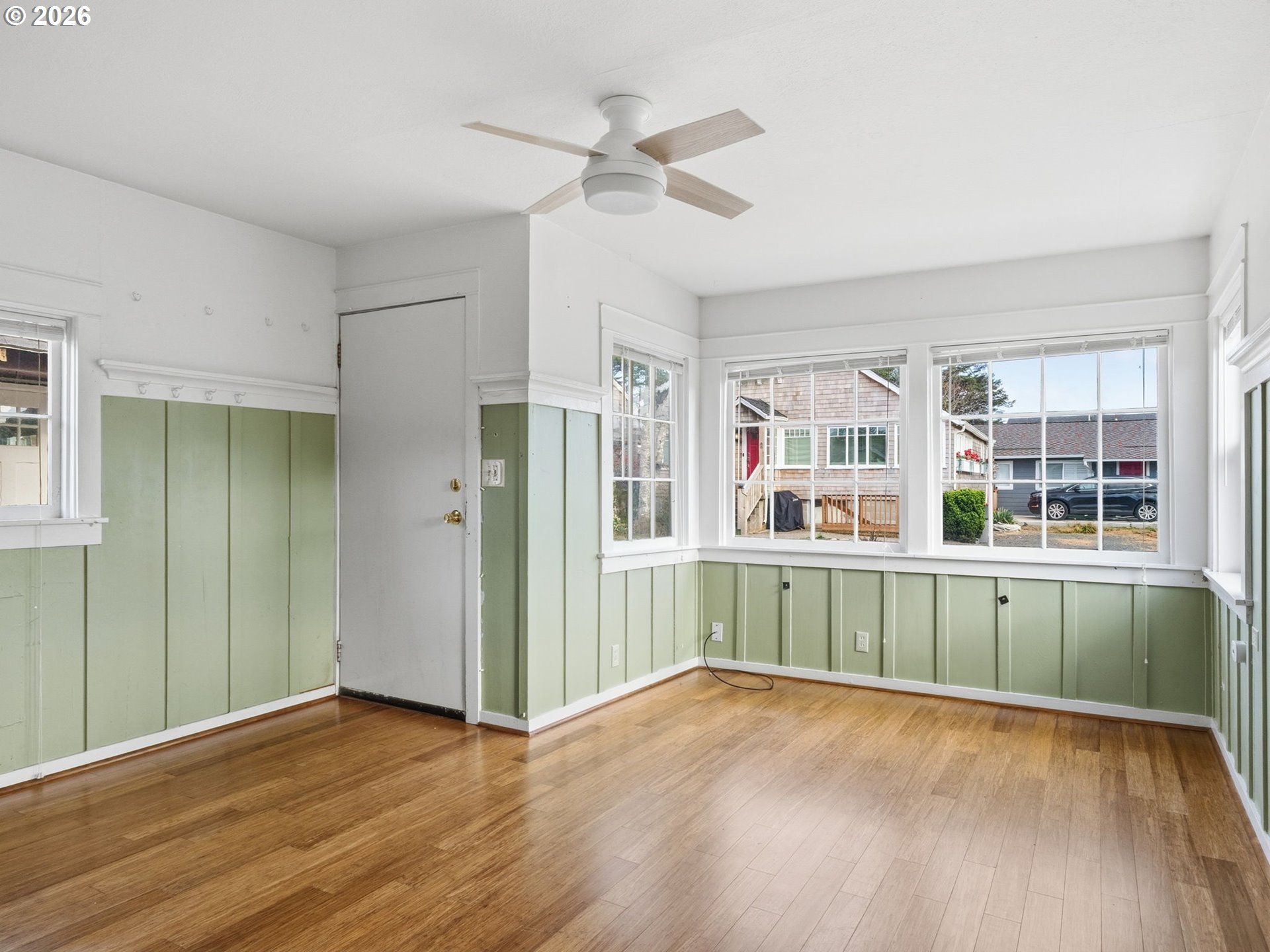 908/910 N FRANKLIN ST