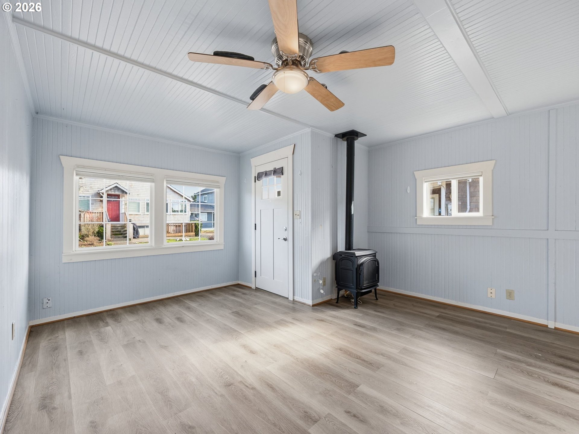 908/910 N FRANKLIN ST