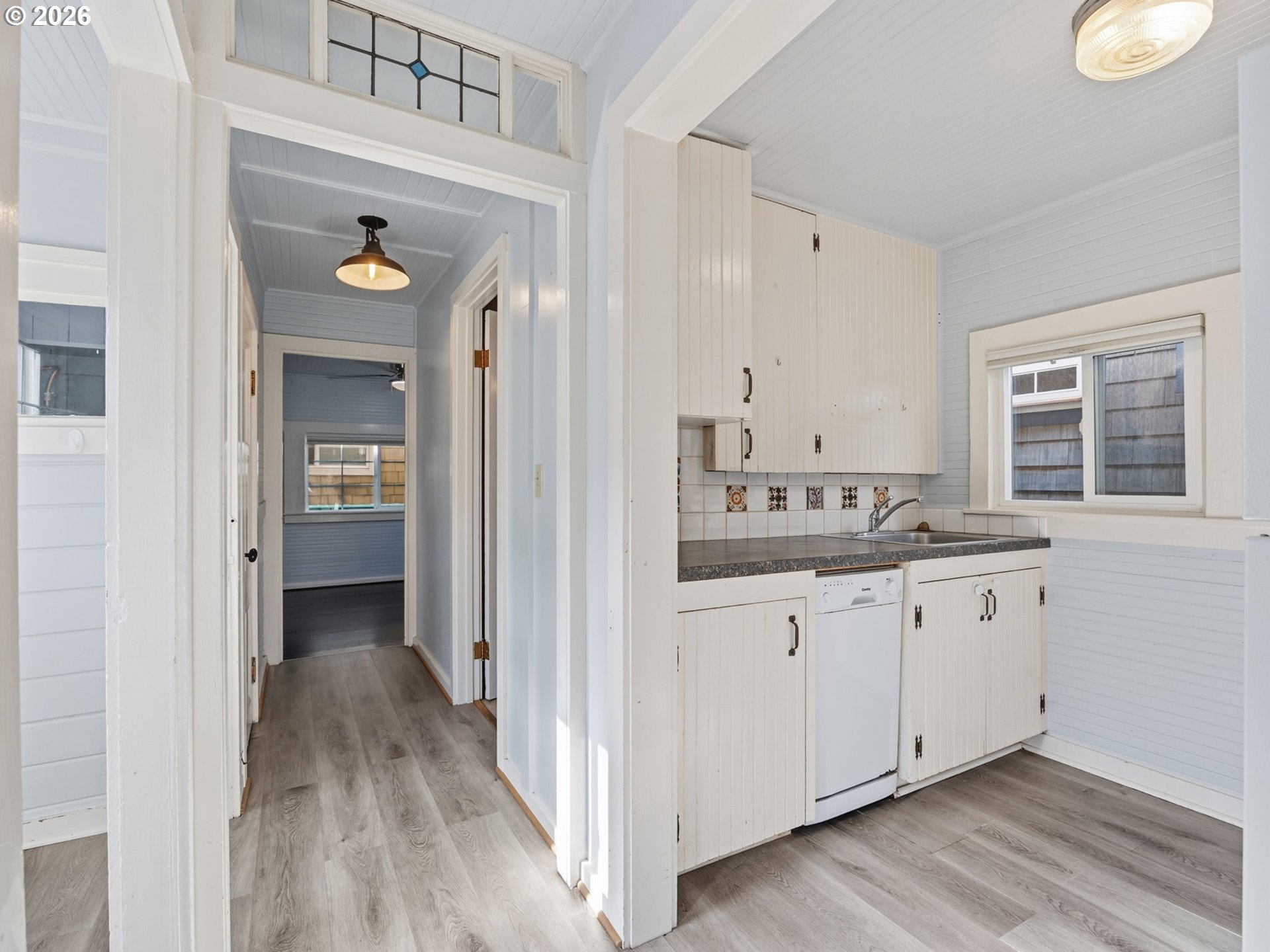 908/910 N FRANKLIN ST