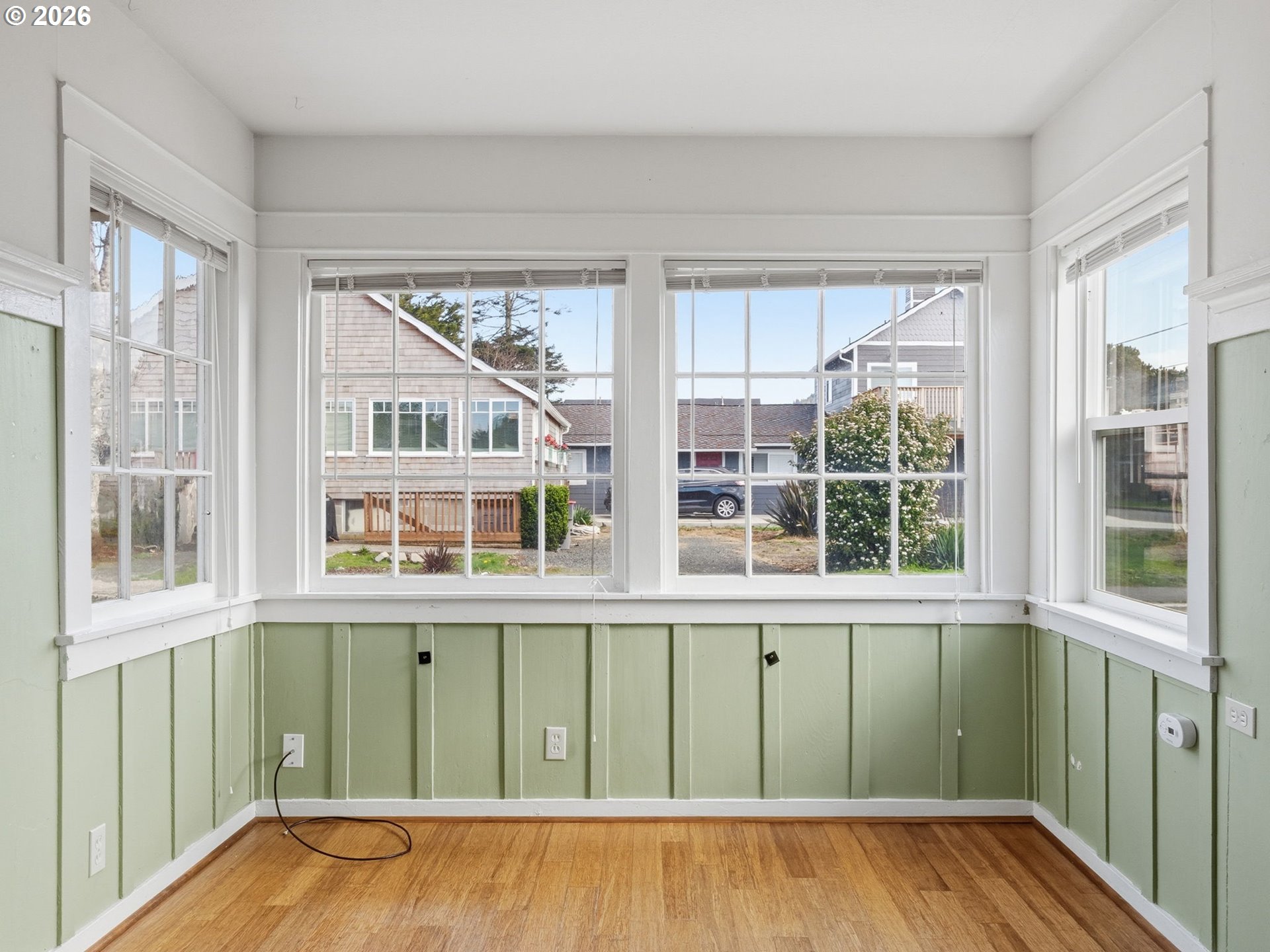 908/910 N FRANKLIN ST