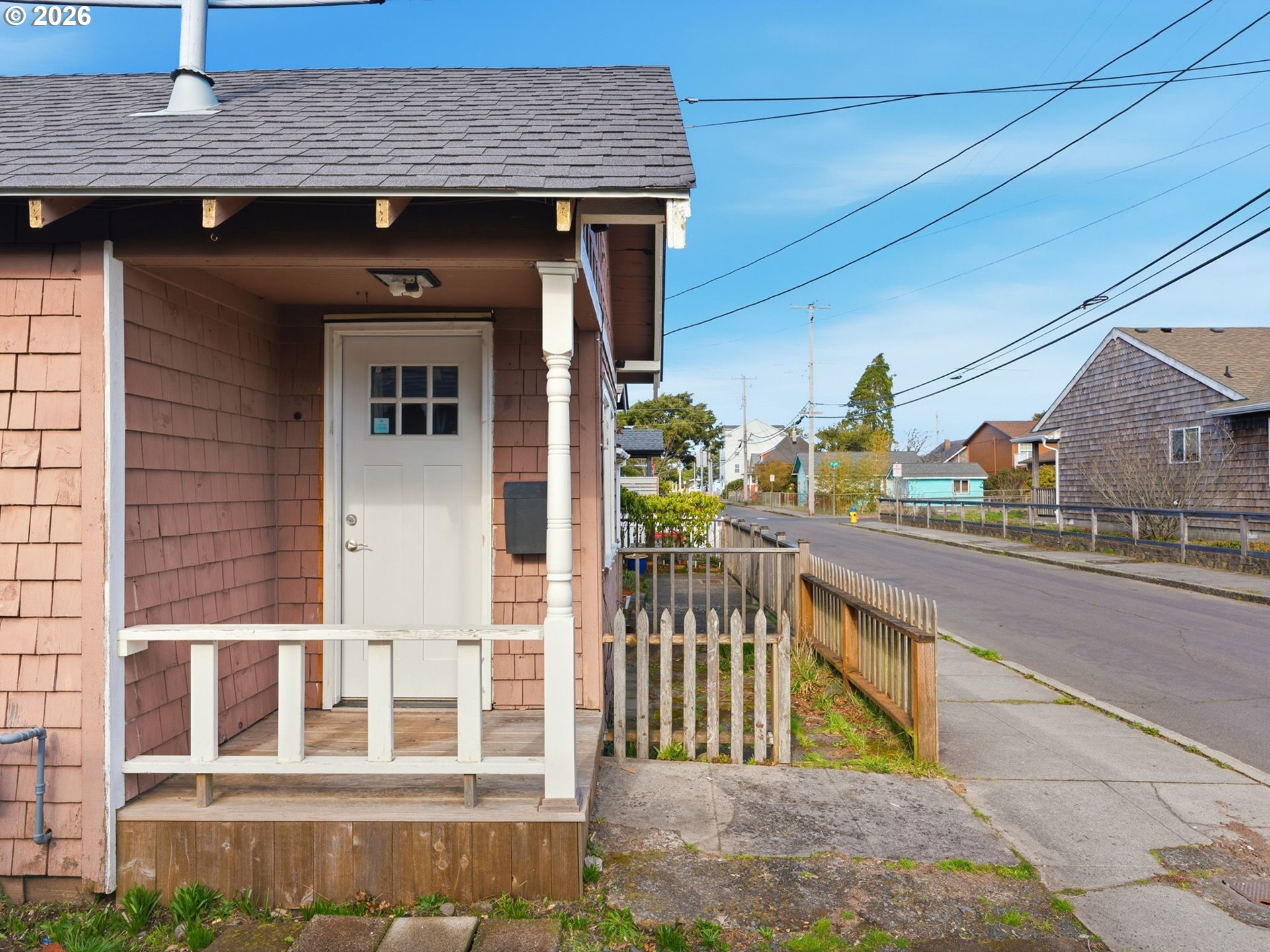 908/910 N FRANKLIN ST