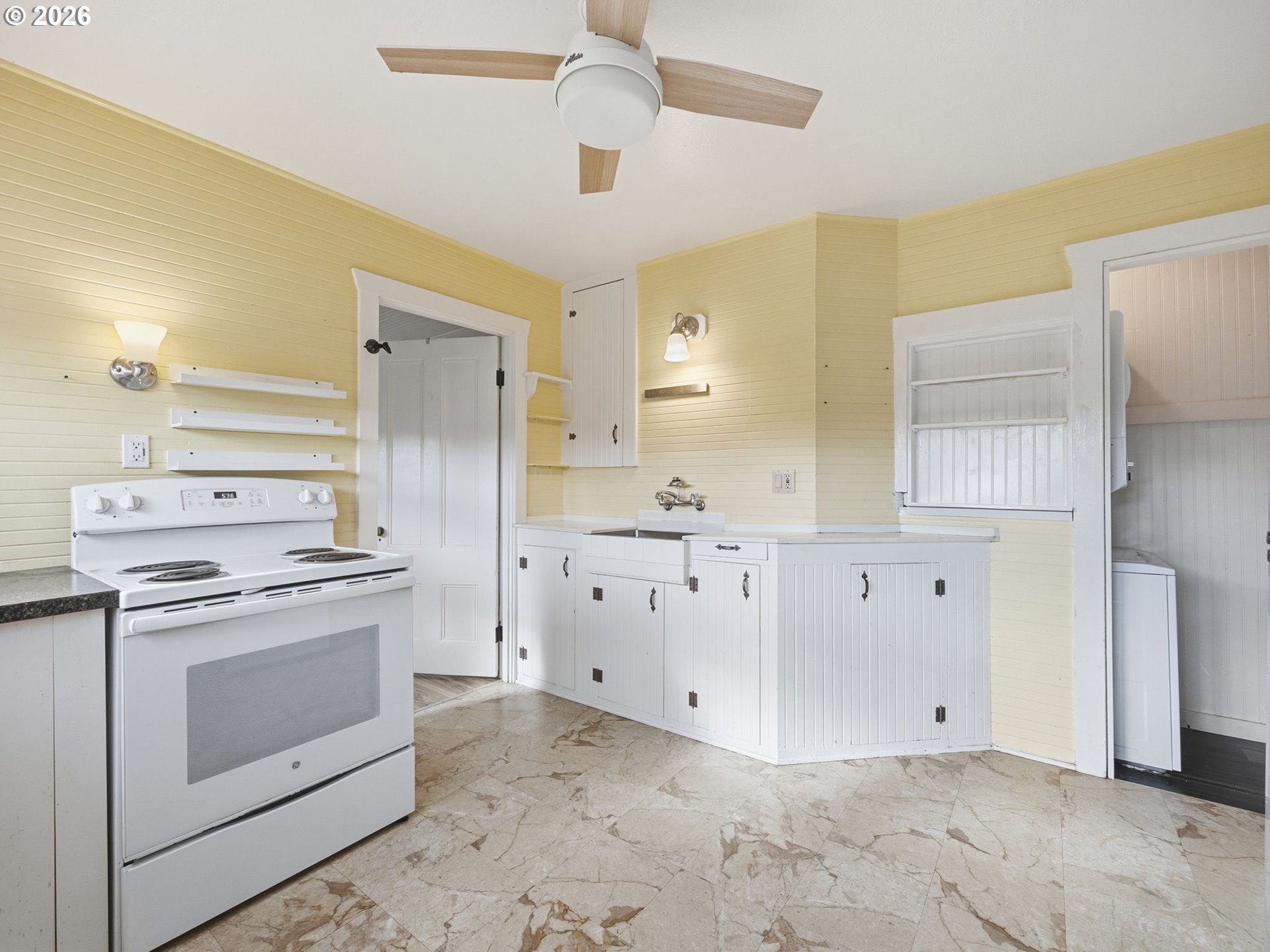 908/910 N FRANKLIN ST