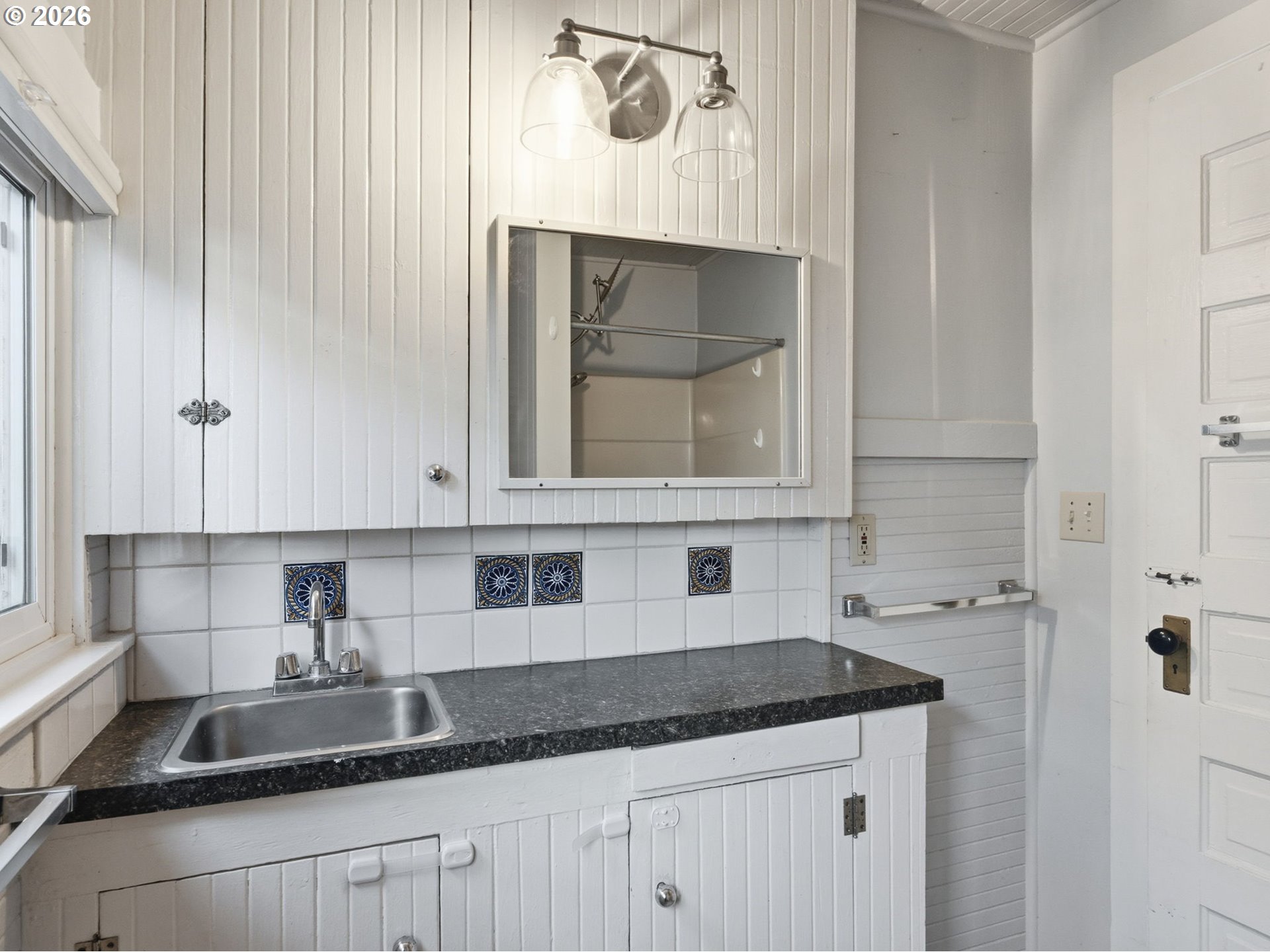 908/910 N FRANKLIN ST