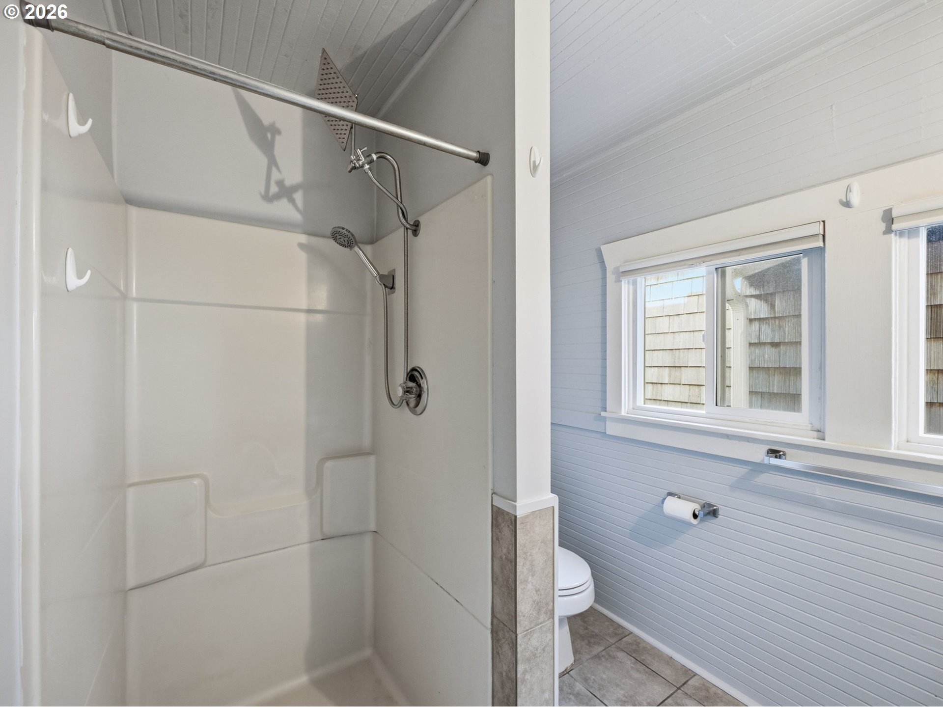 908/910 N FRANKLIN ST