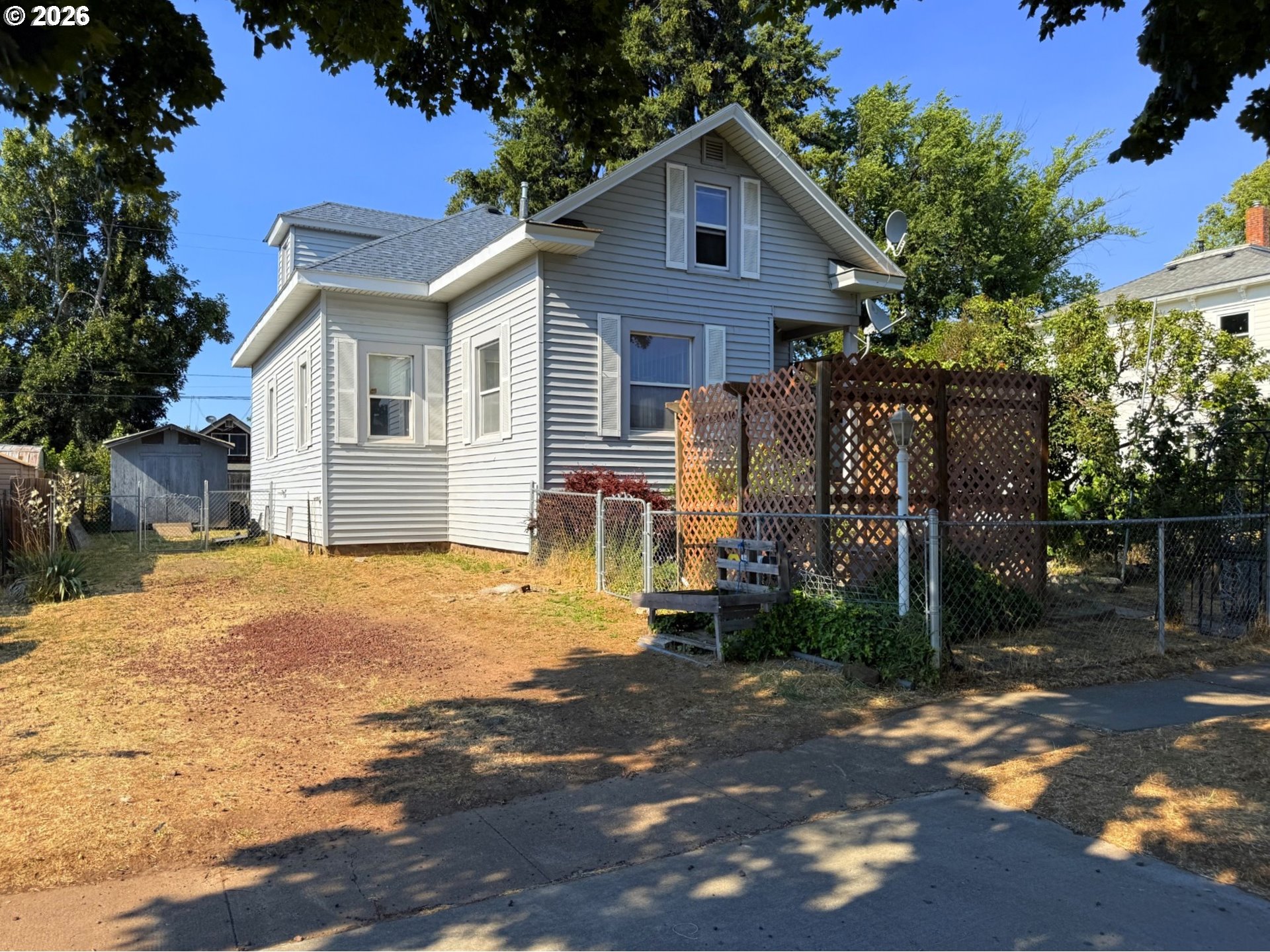 209 W Broadway ST