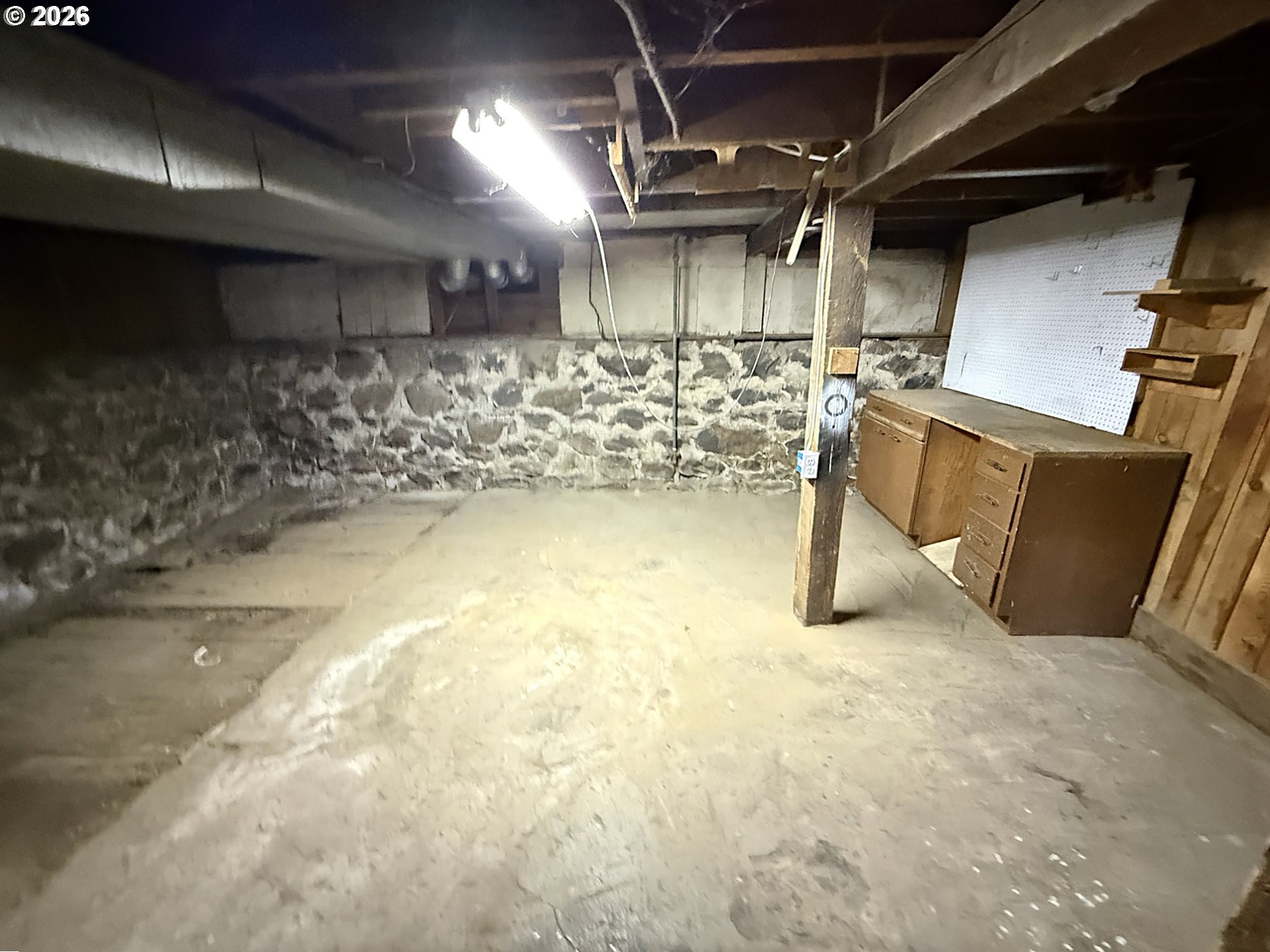 209 W Broadway ST
