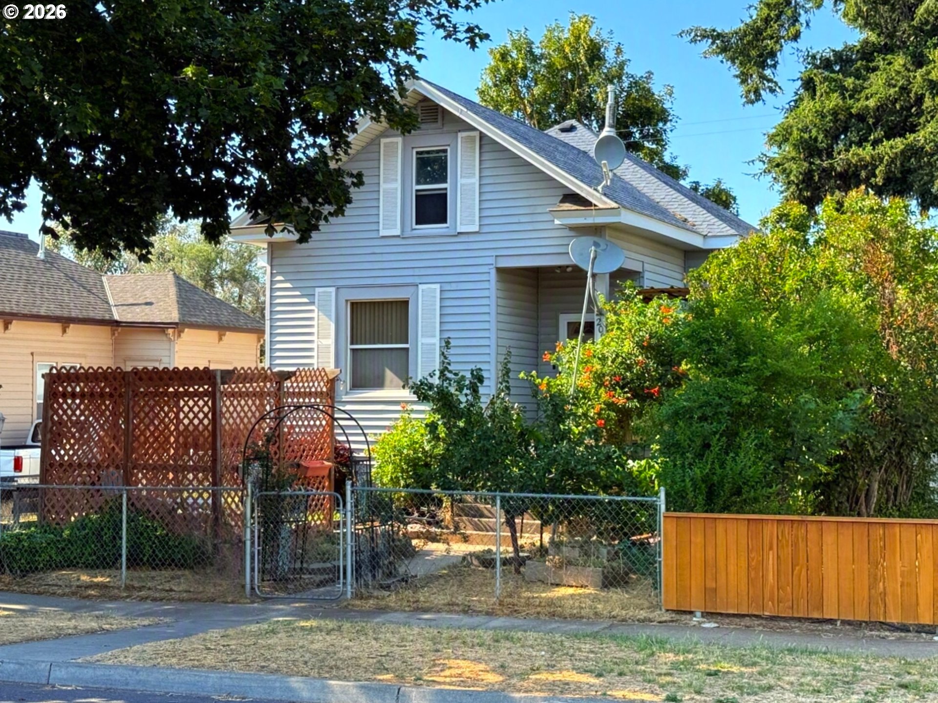 209 W Broadway ST