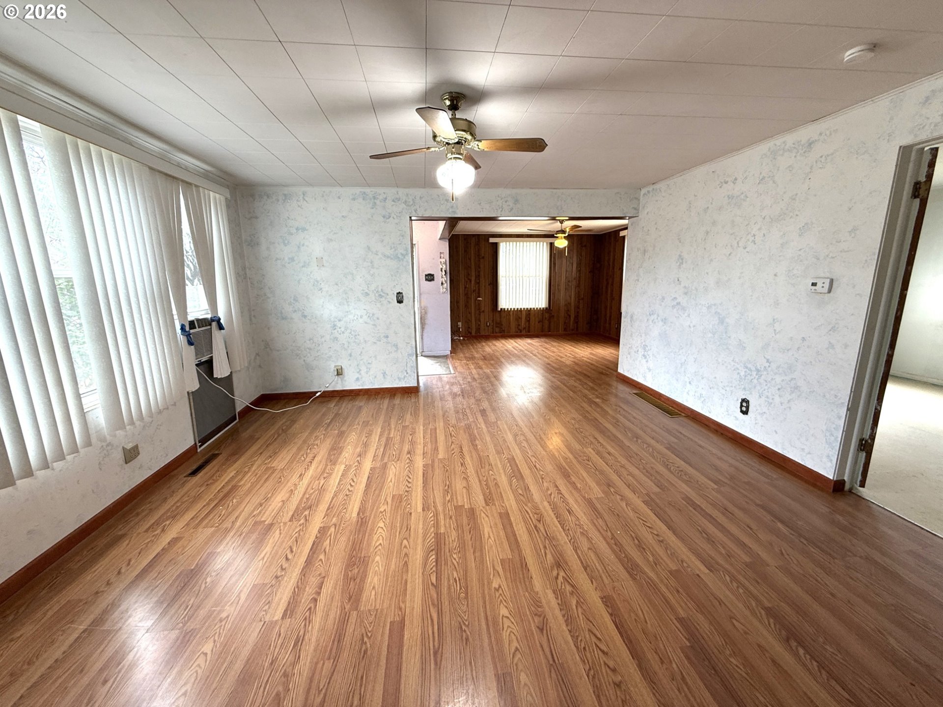 209 W Broadway ST