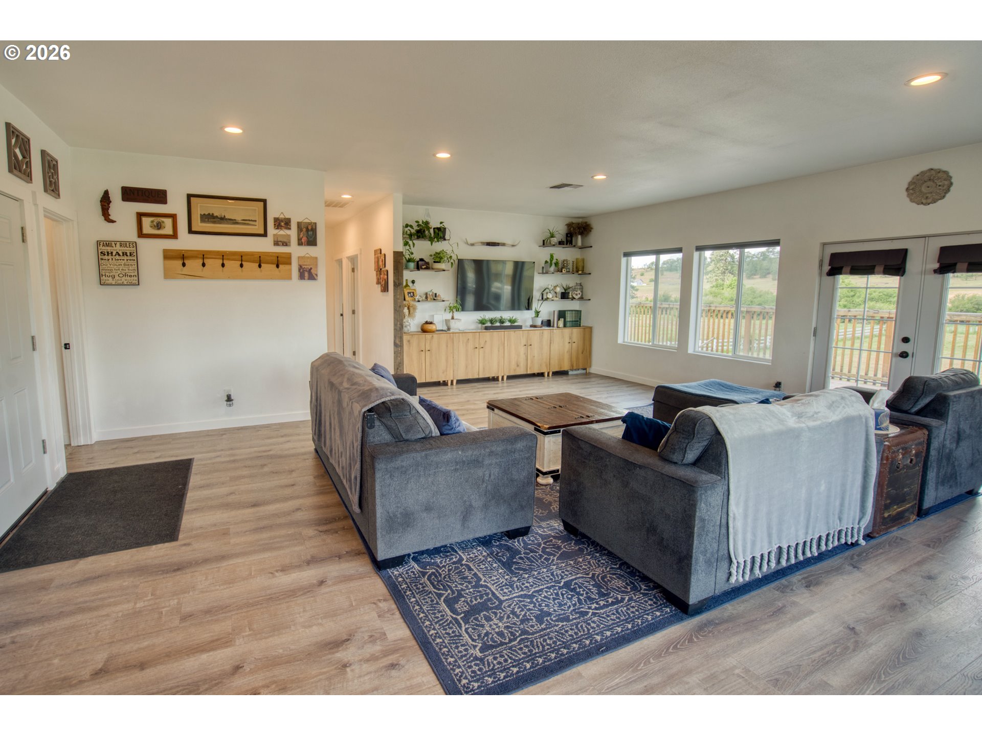 19 Inverness RD