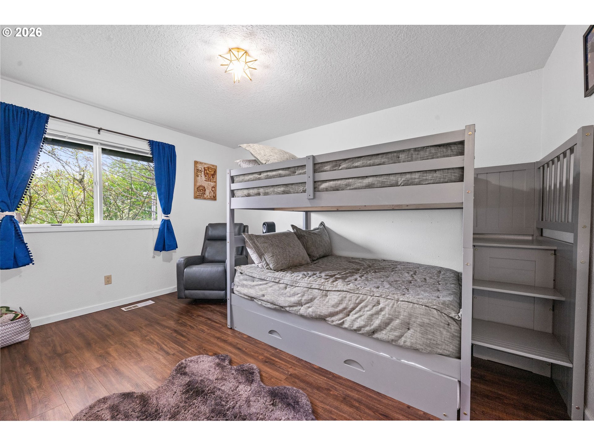 265 WALDORF CIR