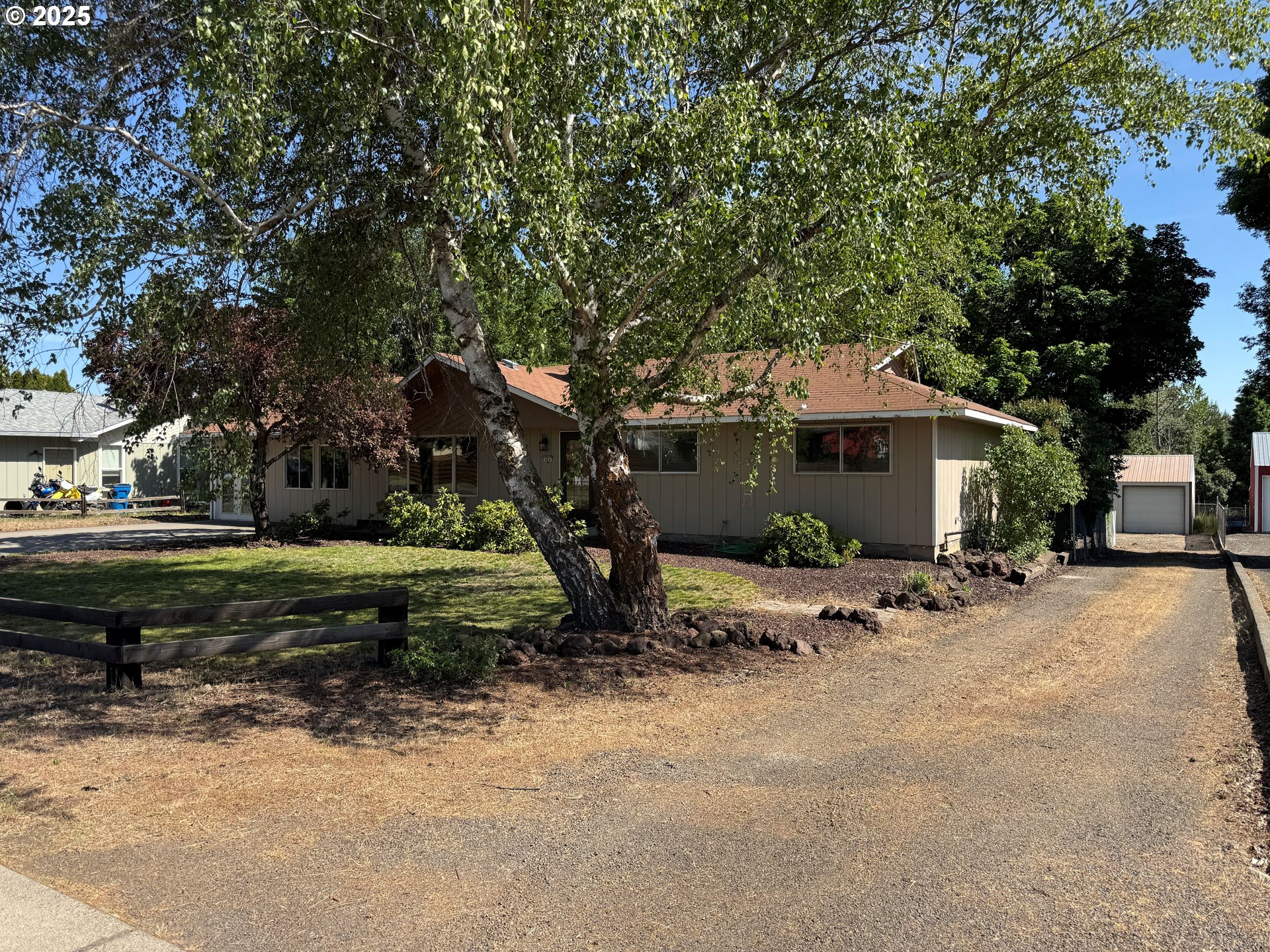 404 NE HIGH ST