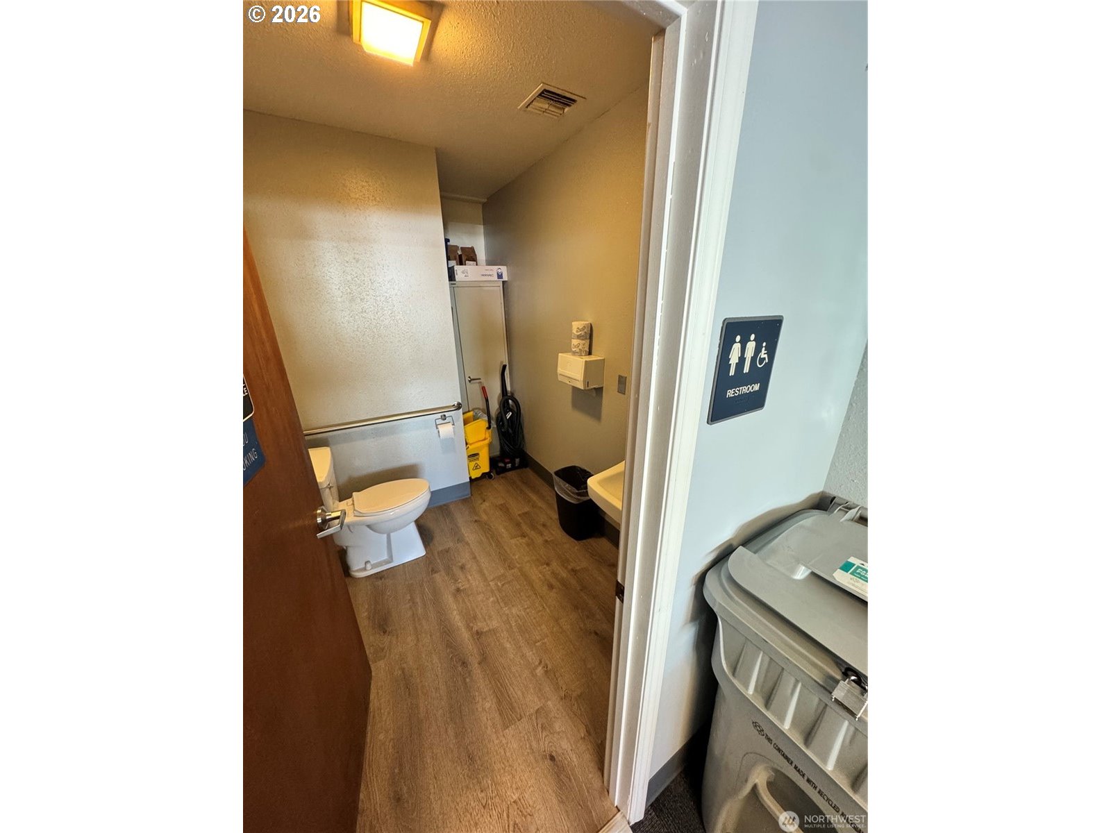 116 E Main ST