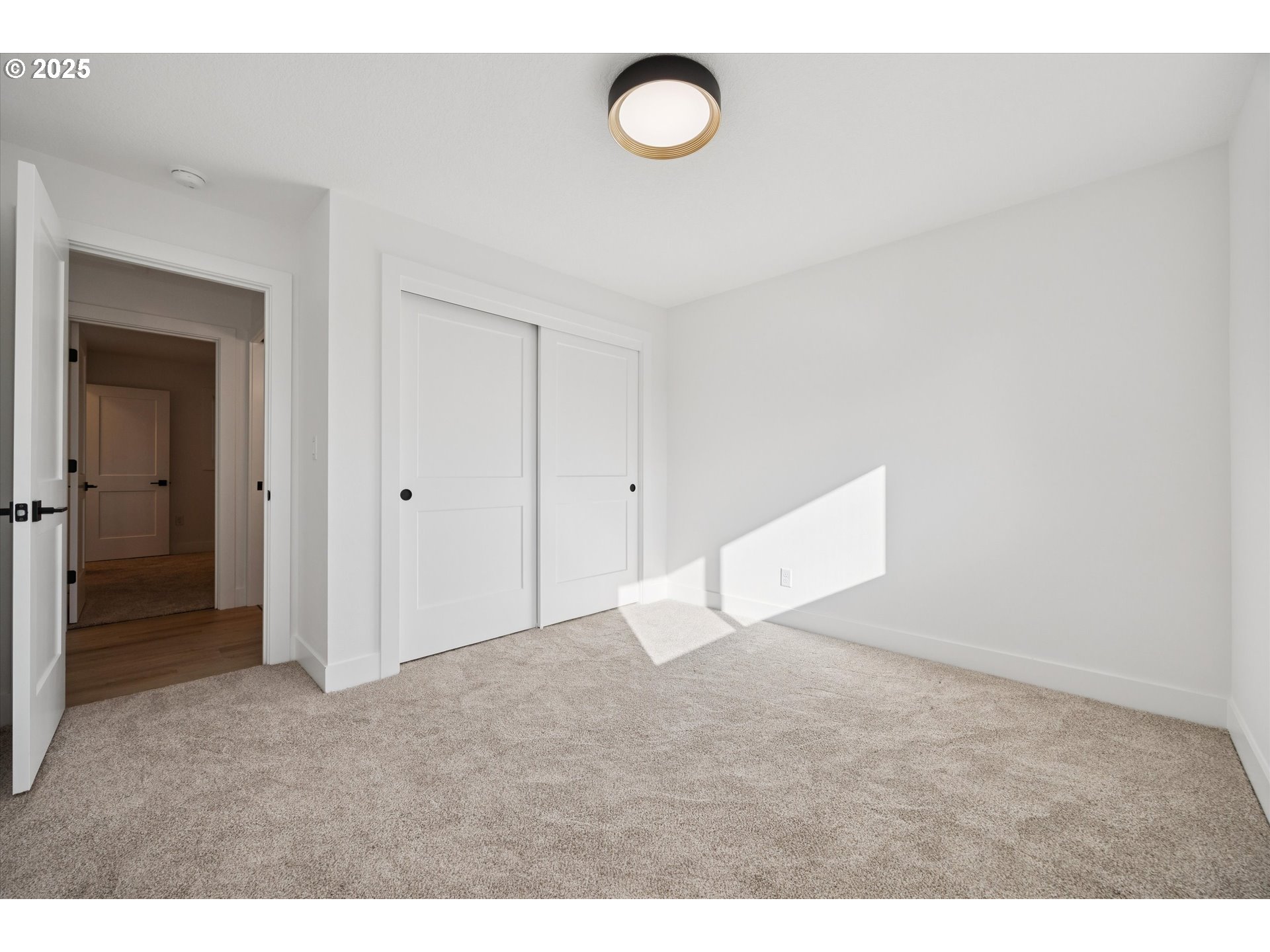 4411 SE LEXINGTON ST