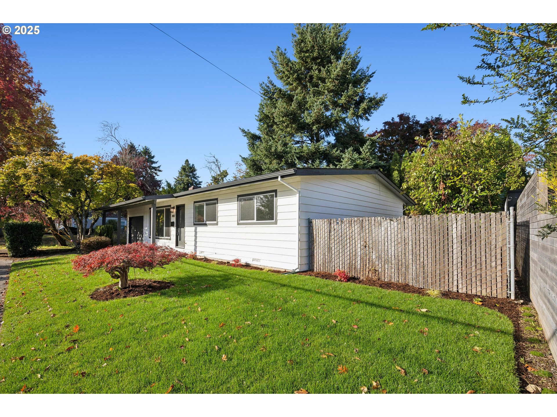 4411 SE LEXINGTON ST