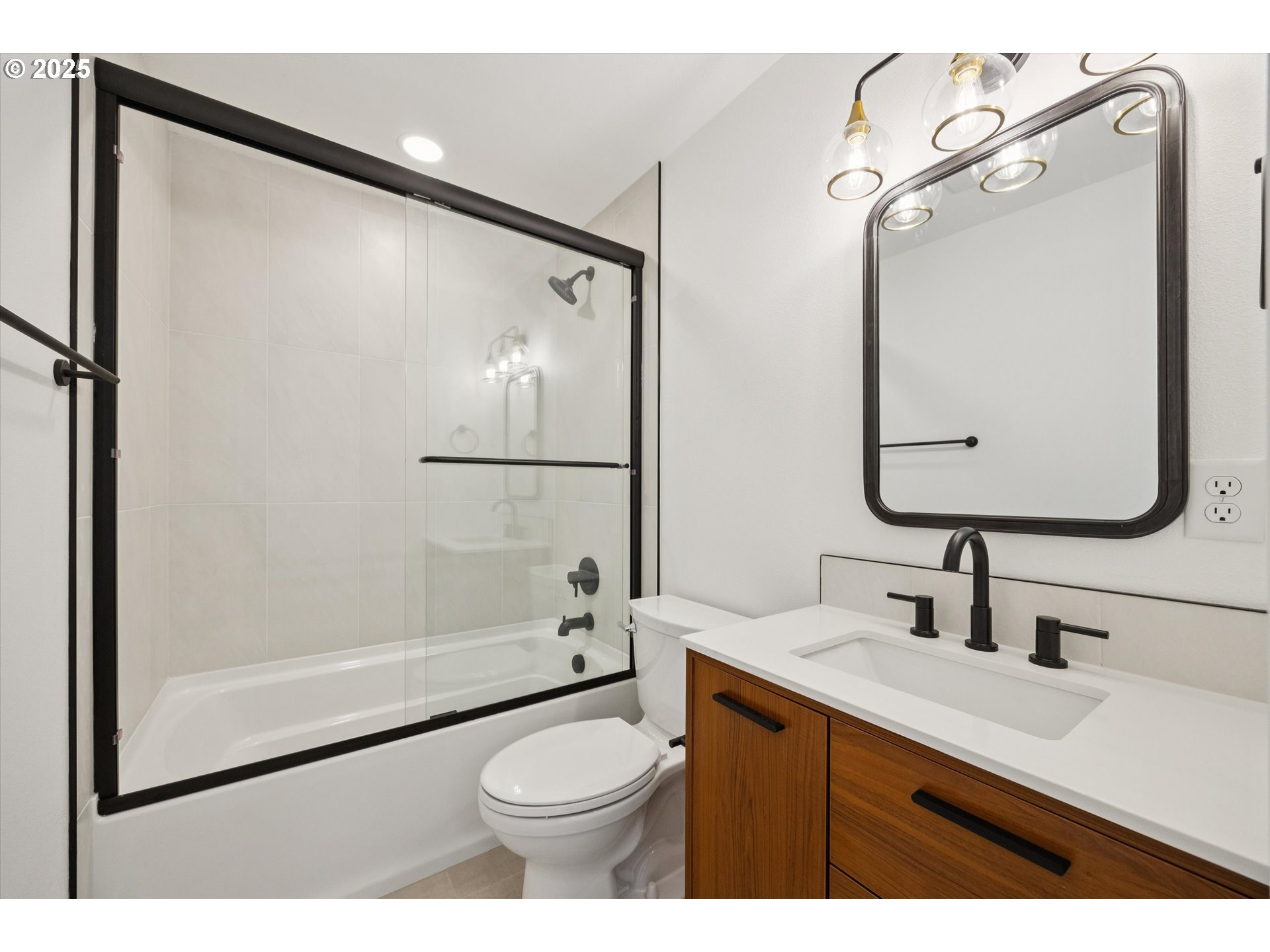 4411 SE LEXINGTON ST