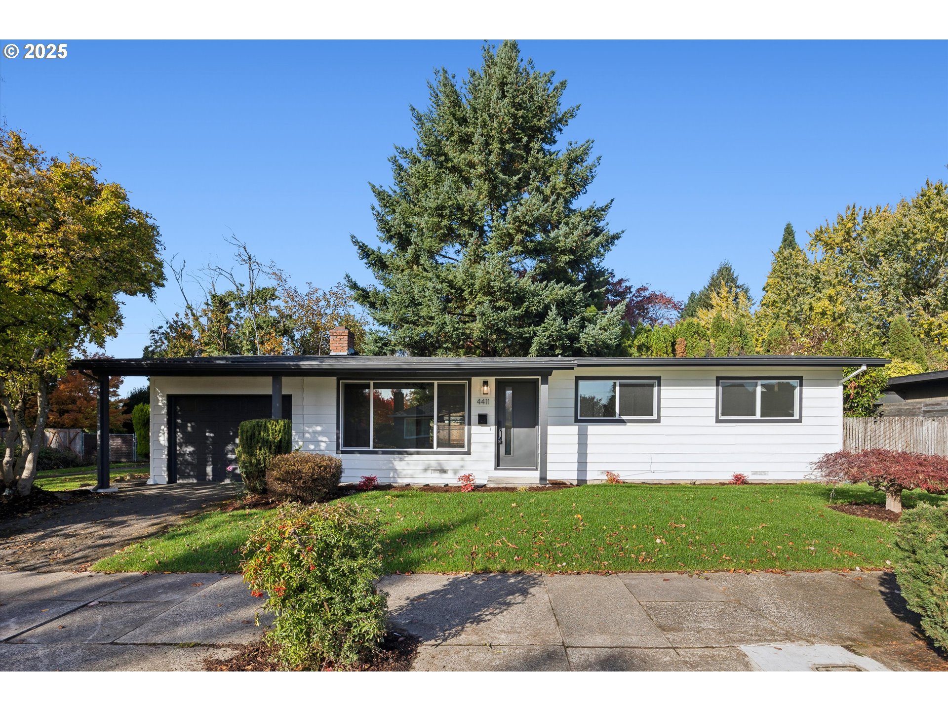 4411 SE LEXINGTON ST