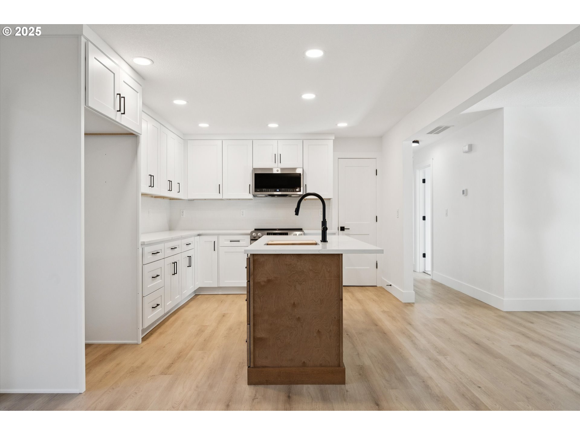 4411 SE LEXINGTON ST