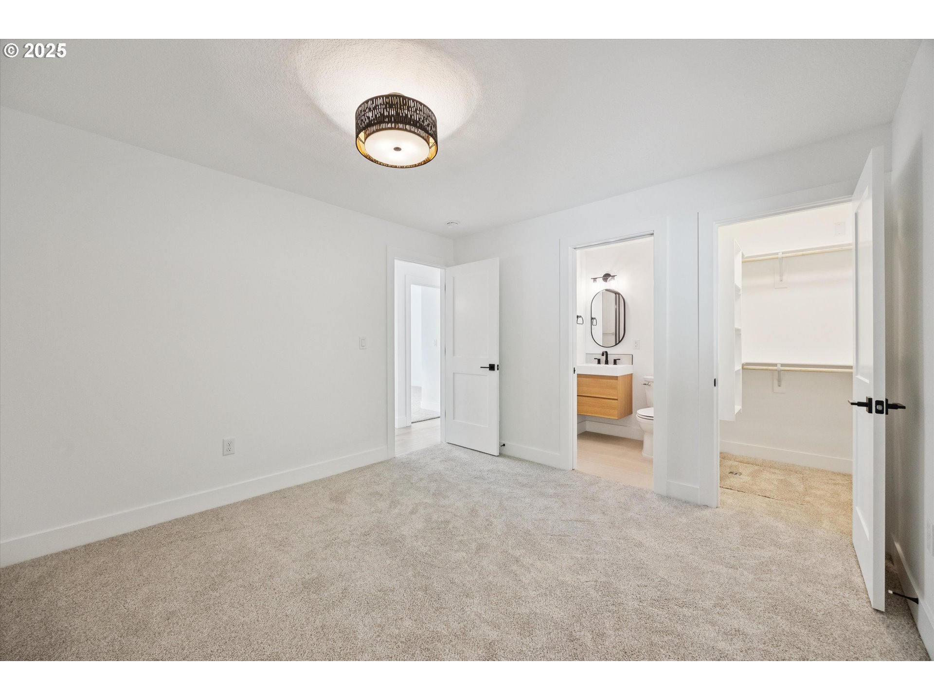 4411 SE LEXINGTON ST