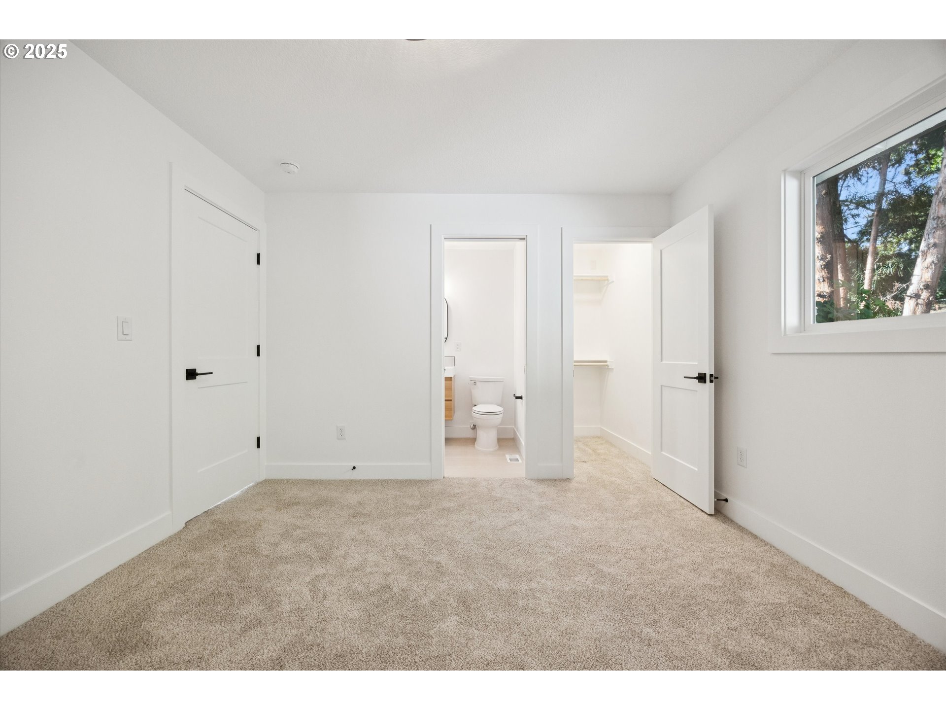 4411 SE LEXINGTON ST