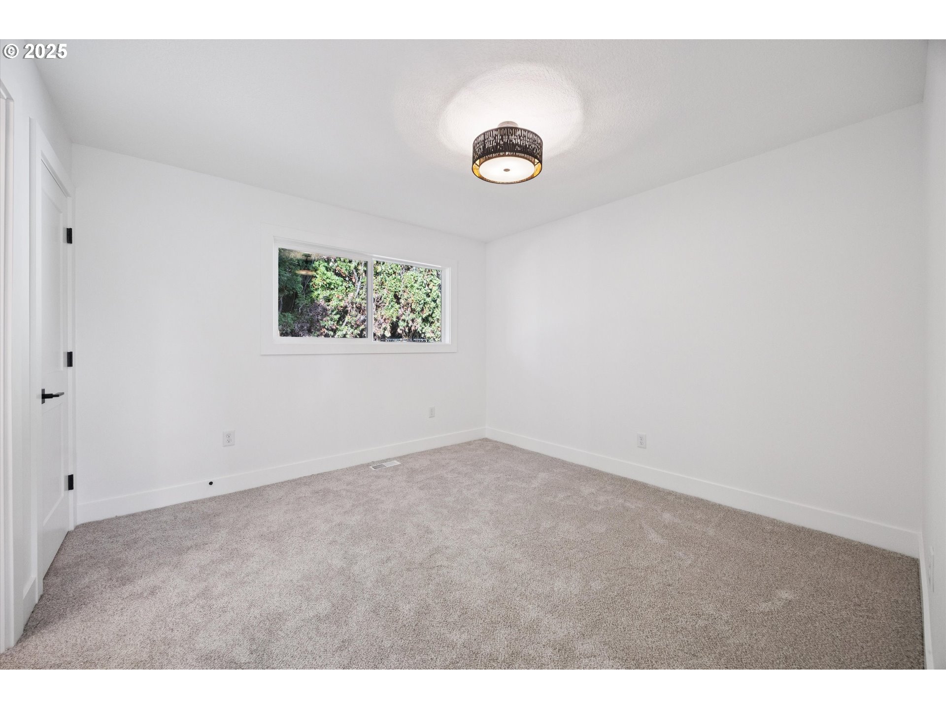 4411 SE LEXINGTON ST