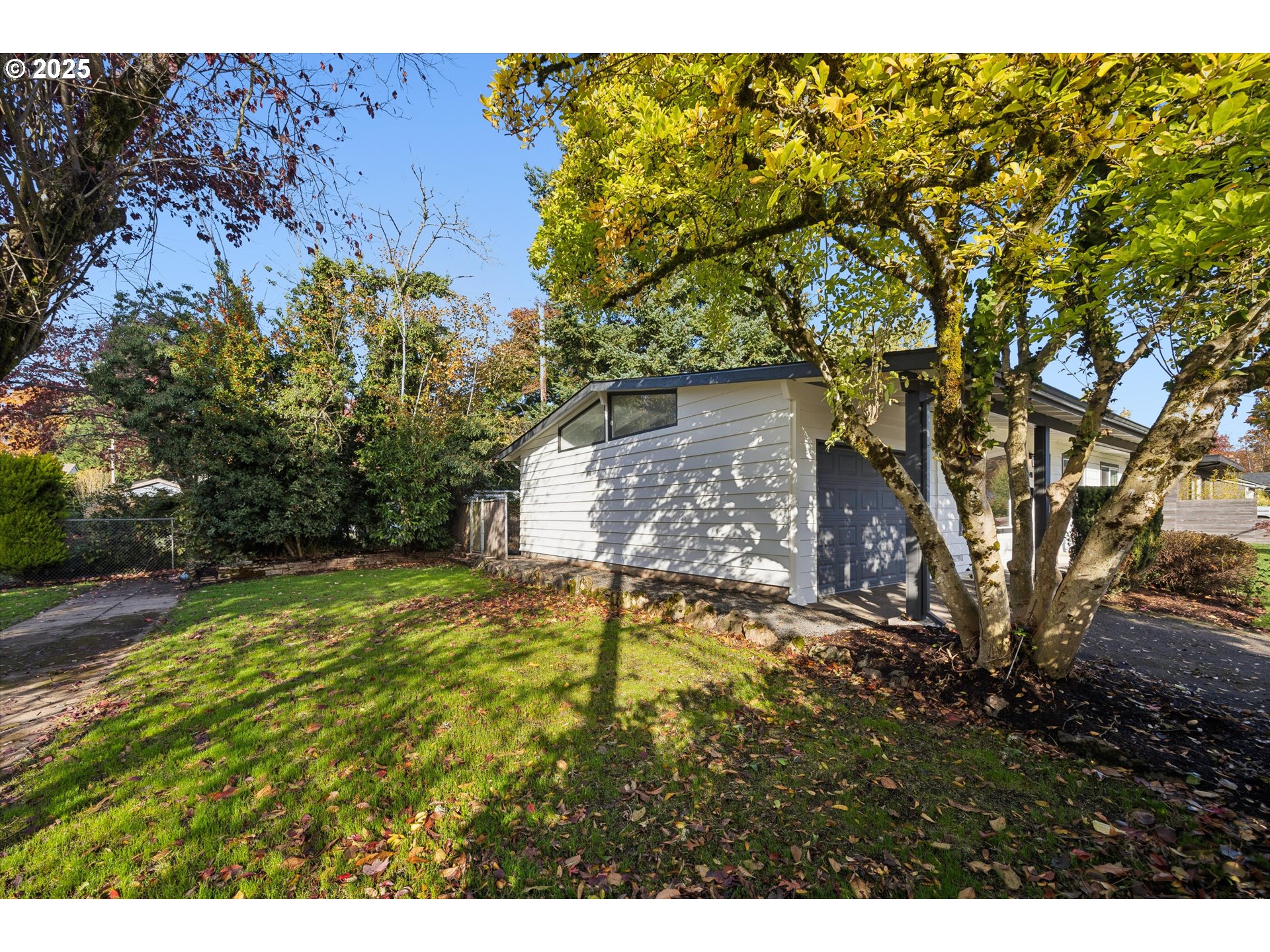 4411 SE LEXINGTON ST