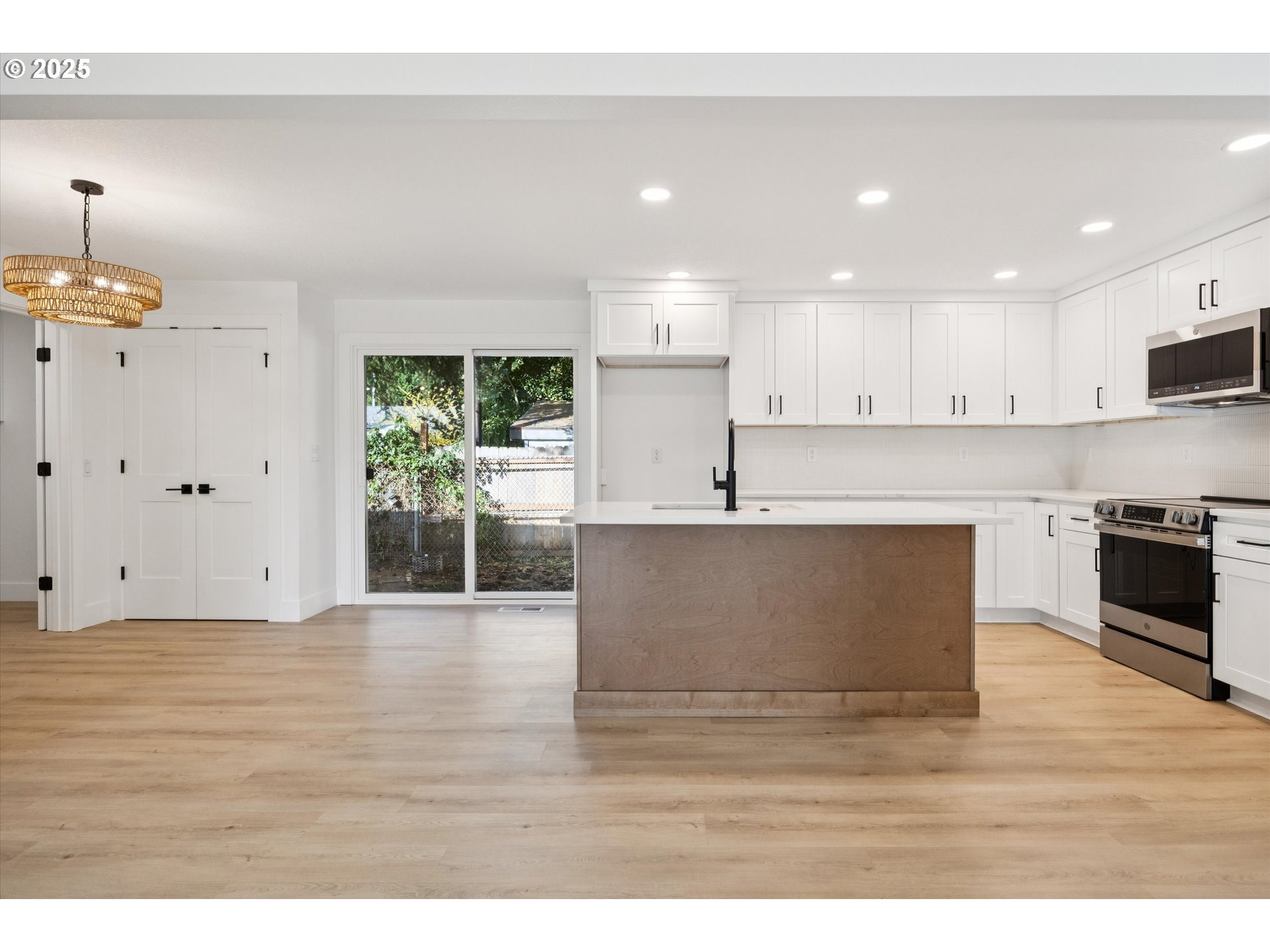 4411 SE LEXINGTON ST