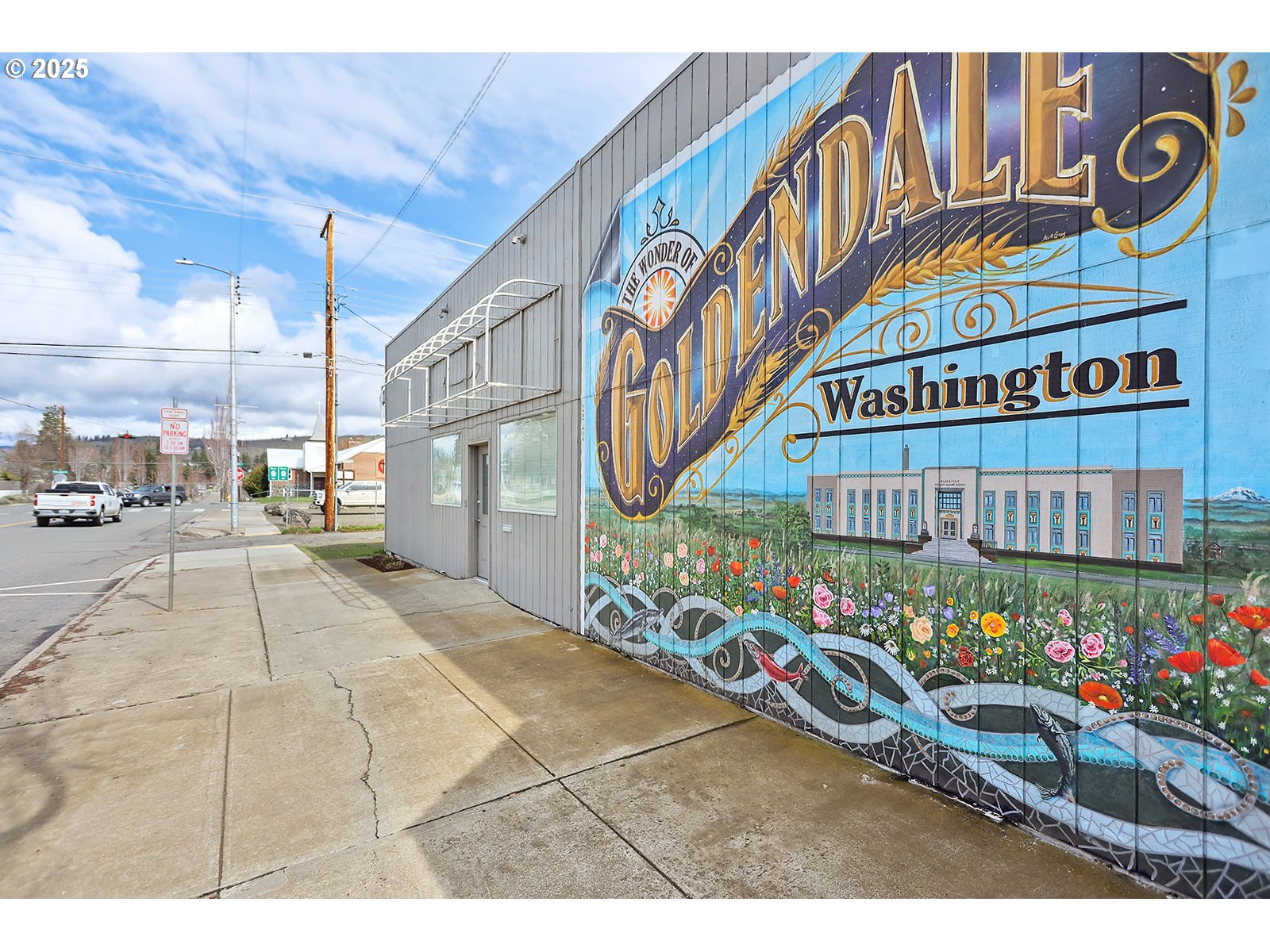 103 E MAIN ST