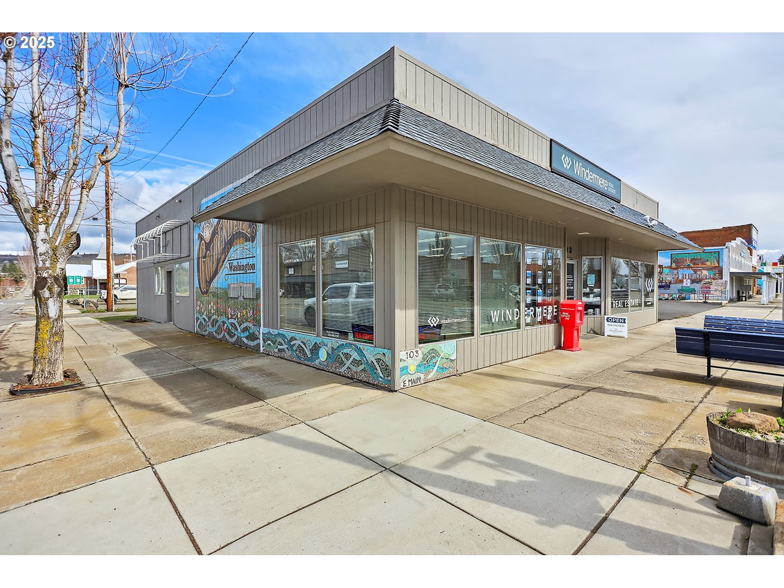 103 E MAIN ST