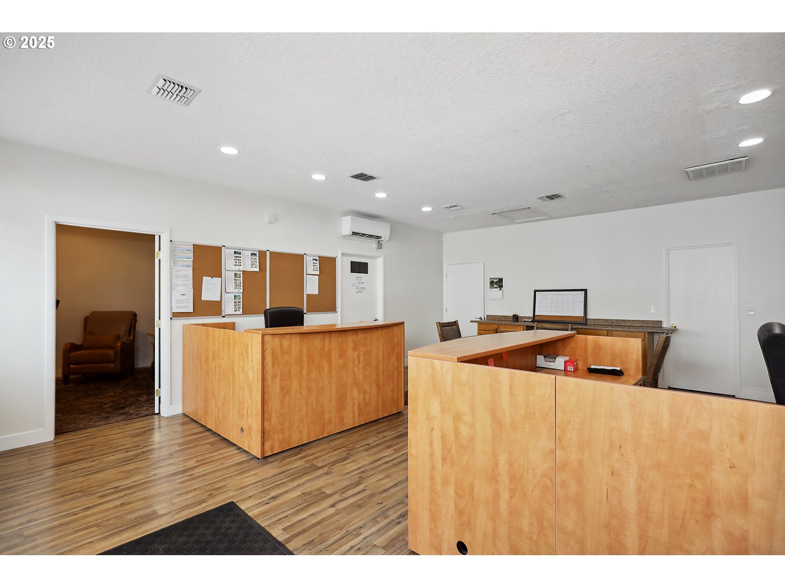 103 E MAIN ST