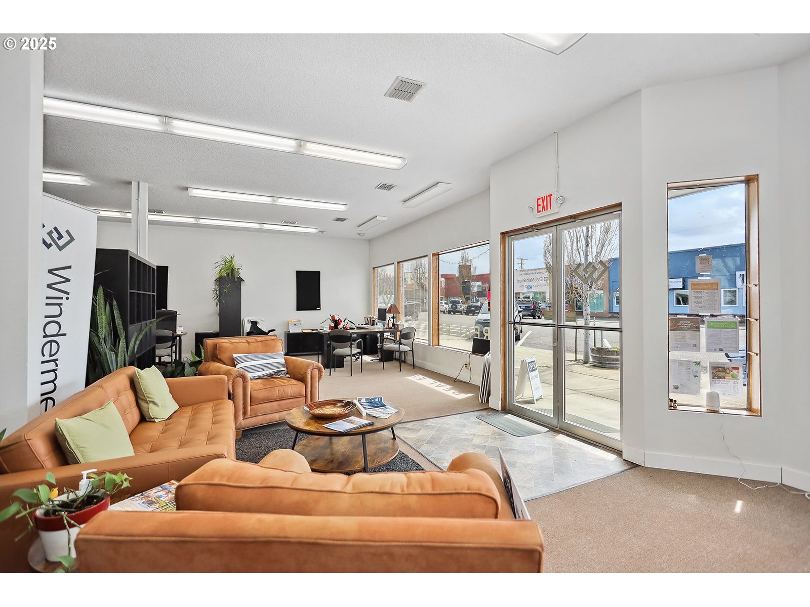 103 E MAIN ST