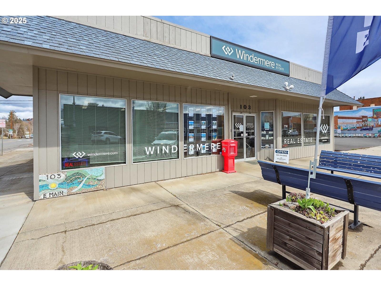 103 E MAIN ST