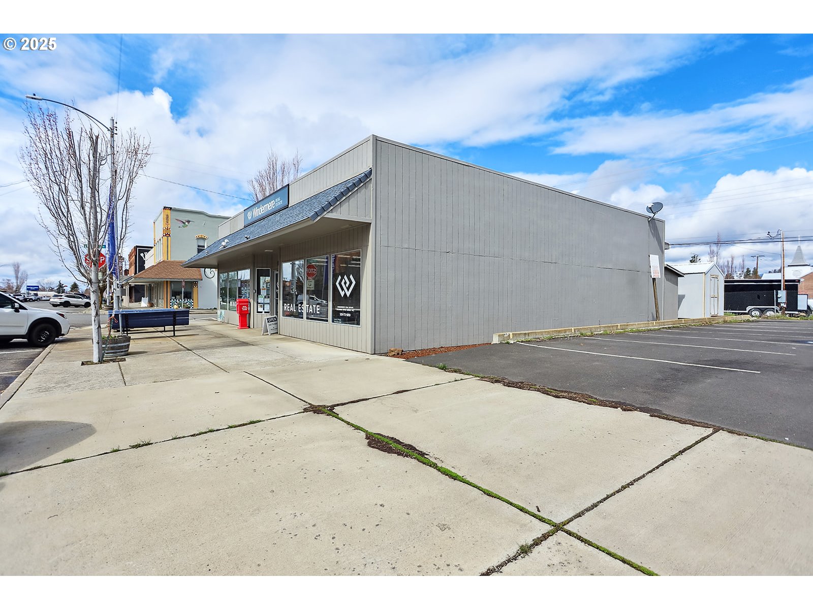 103 E MAIN ST