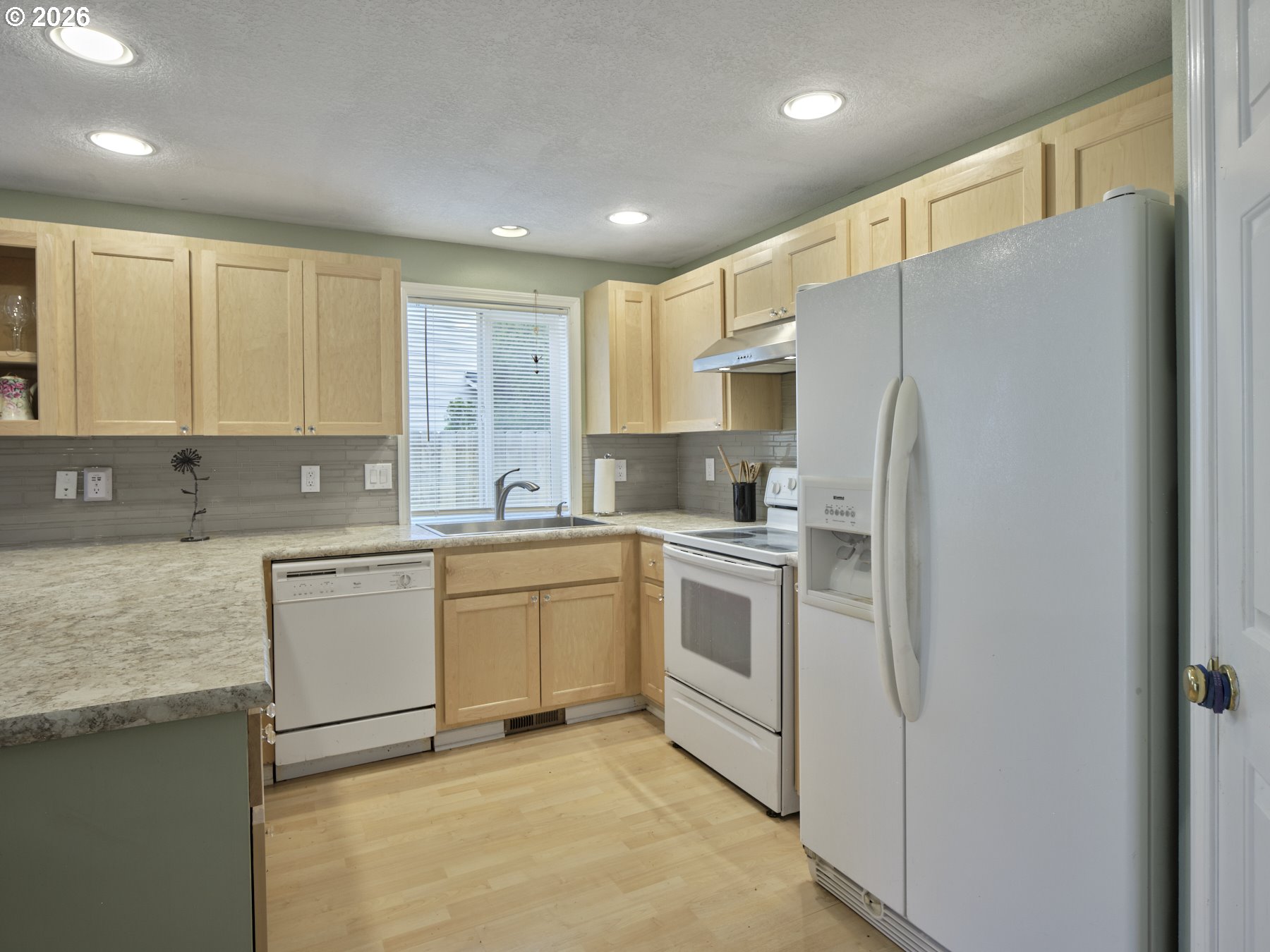 2520 NW 6TH ST