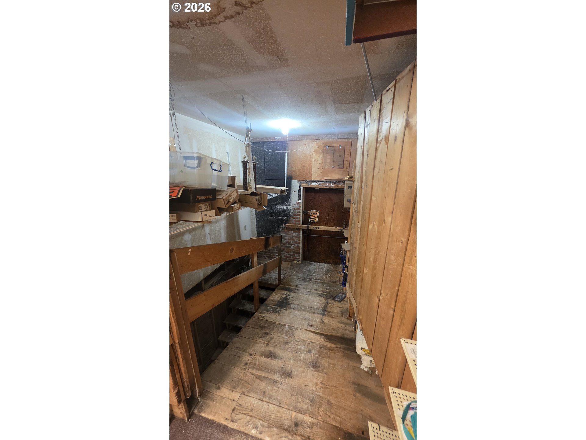 126 W MAIN ST