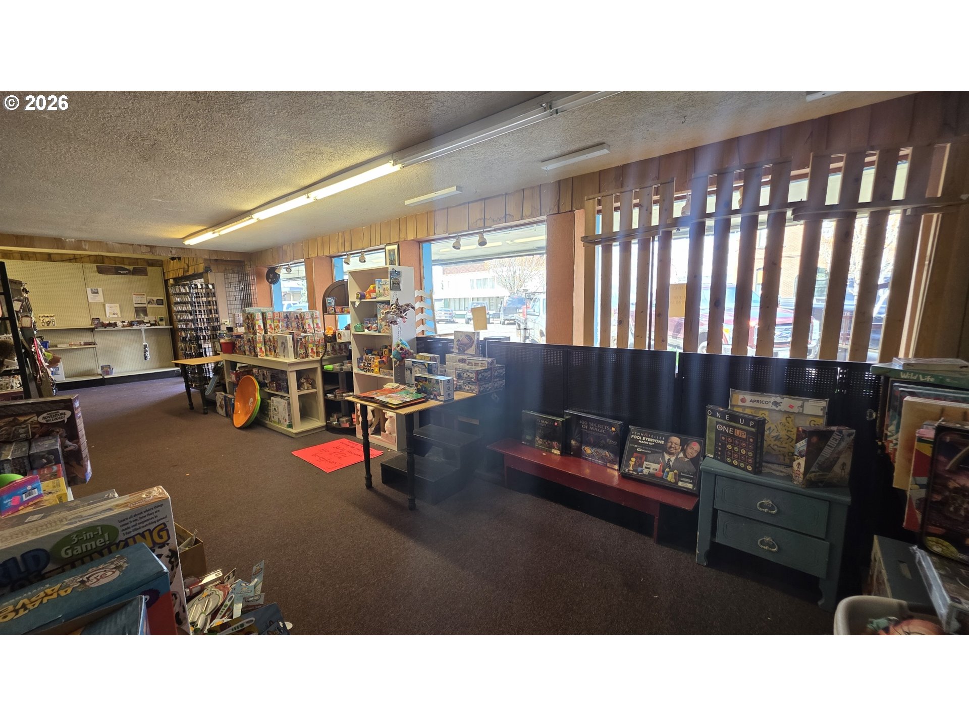 126 W MAIN ST