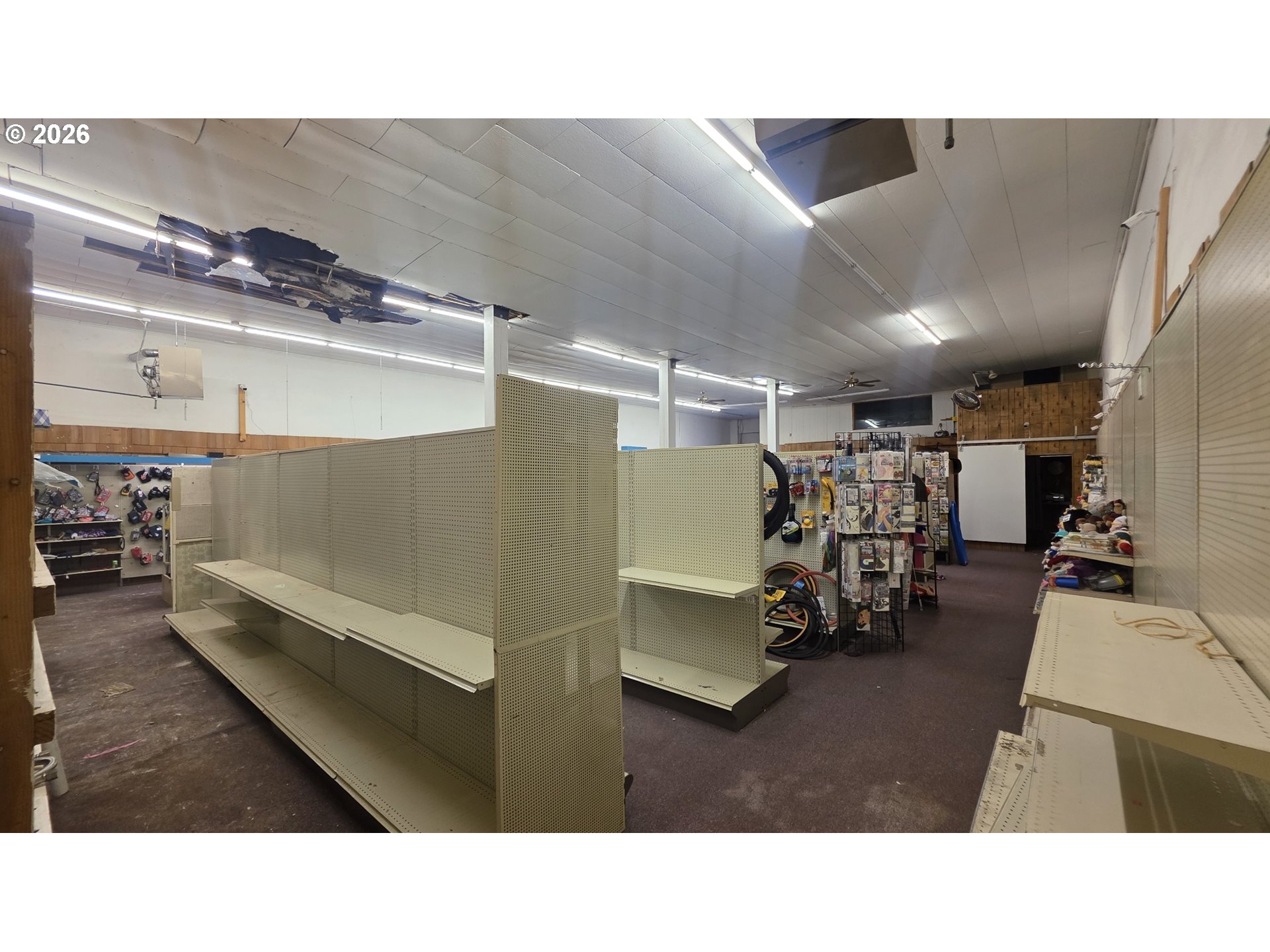 126 W MAIN ST