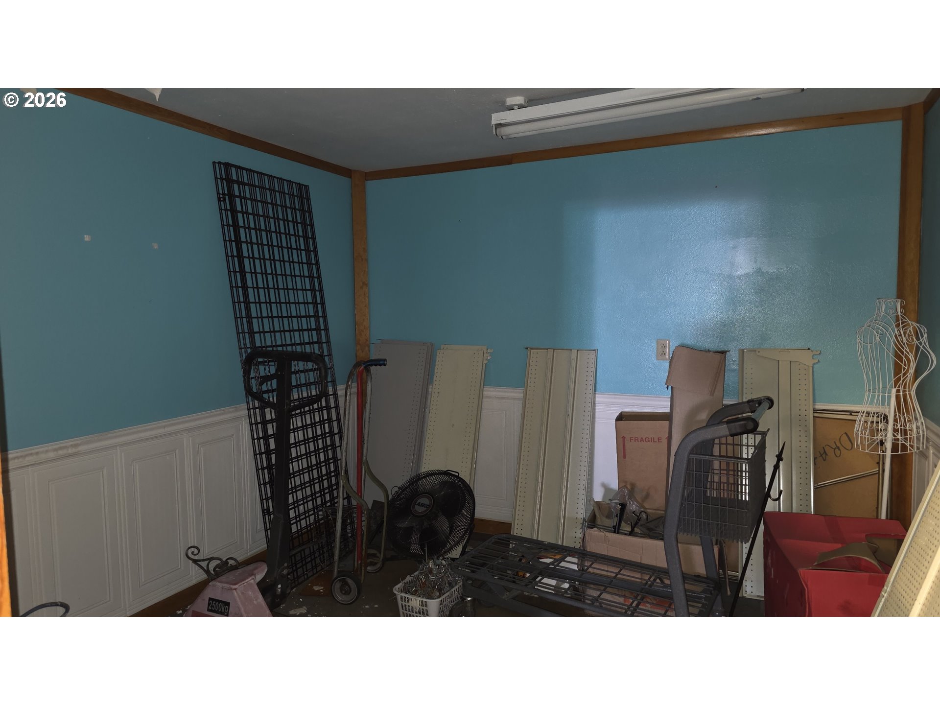 126 W MAIN ST