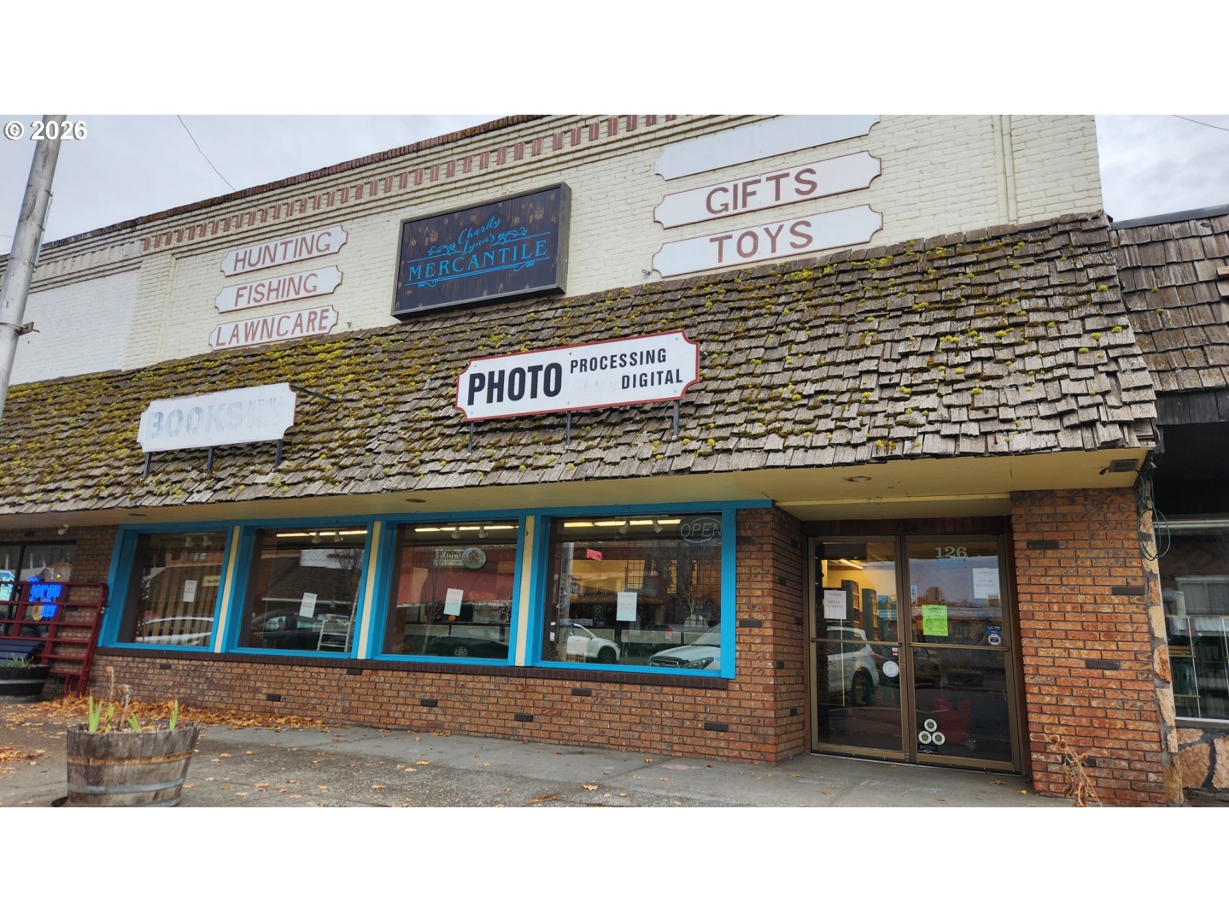 126 W MAIN ST