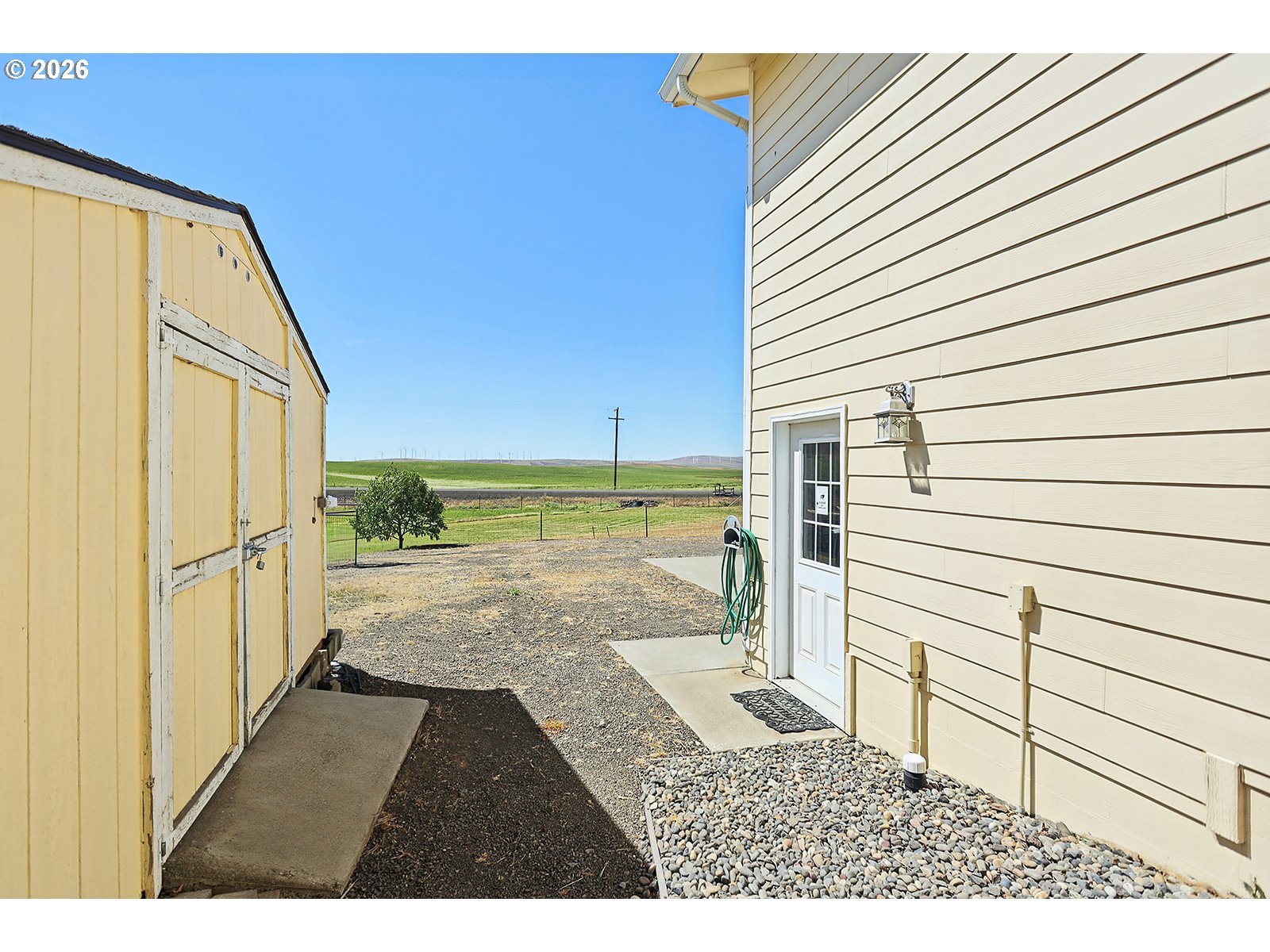 4 S BAILEY LOOP DR