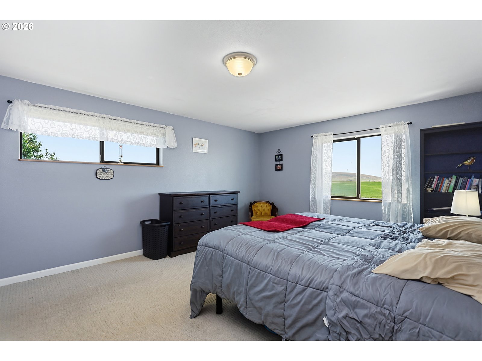 4 S BAILEY LOOP DR