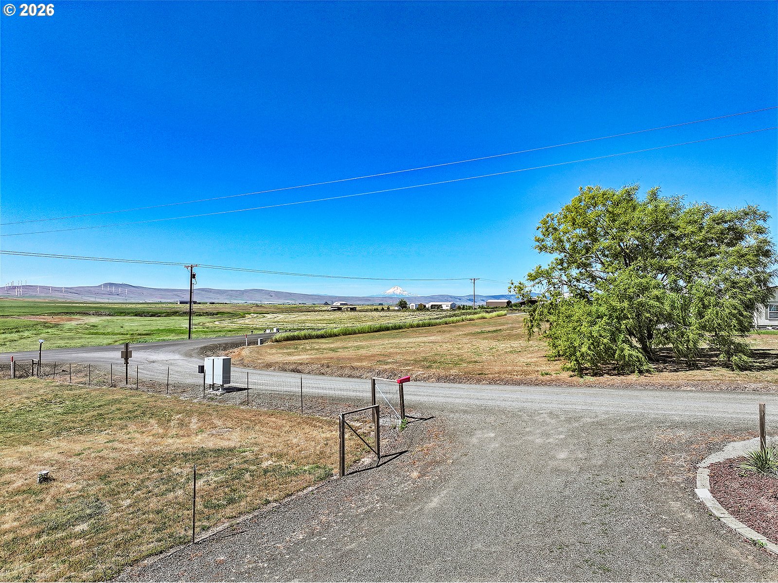 4 S BAILEY LOOP DR