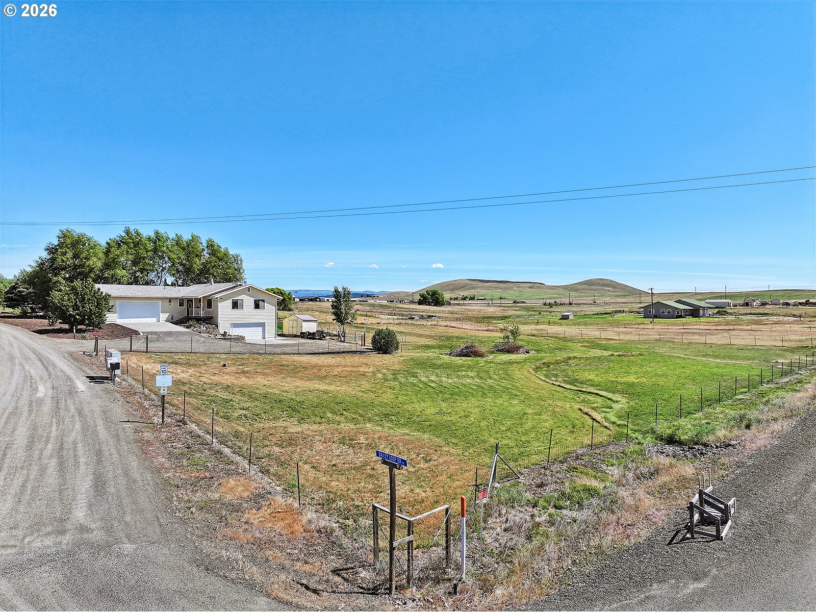 4 S BAILEY LOOP DR