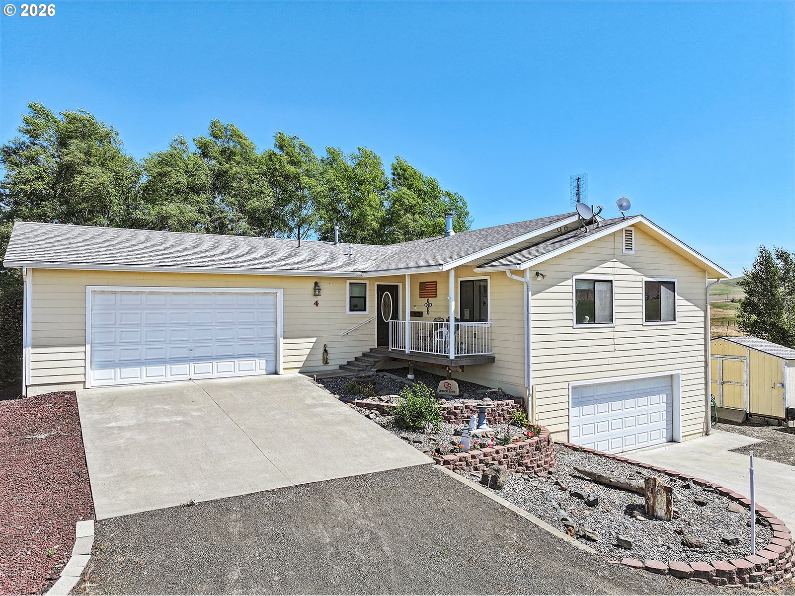 4 S BAILEY LOOP DR