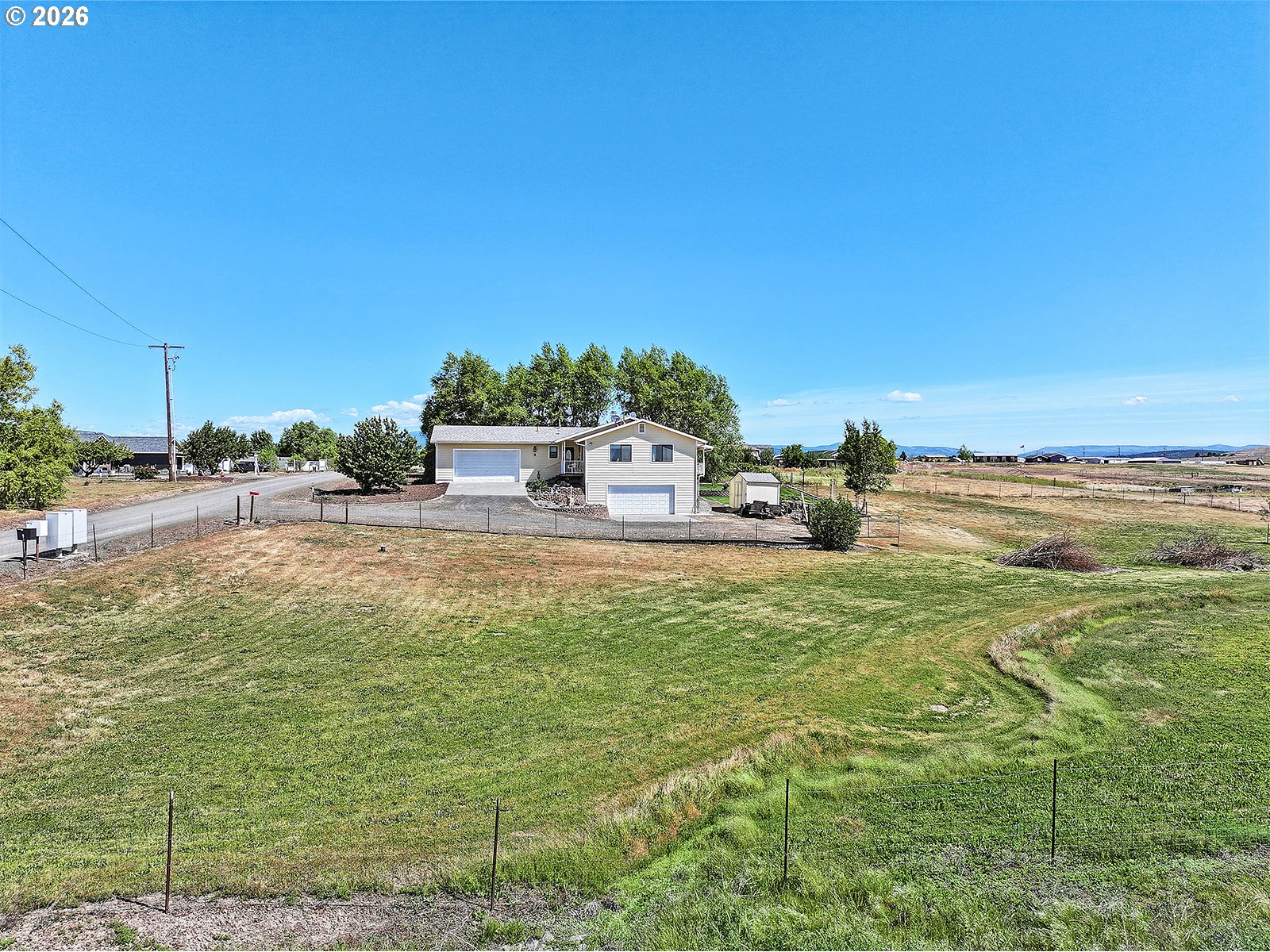 4 S BAILEY LOOP DR