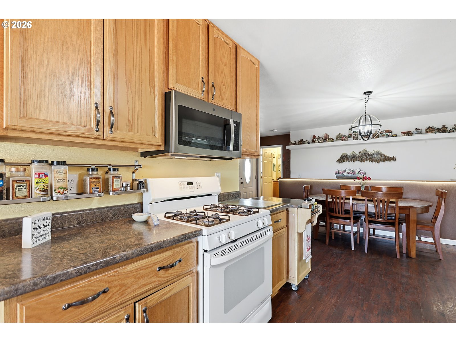 4 S BAILEY LOOP DR