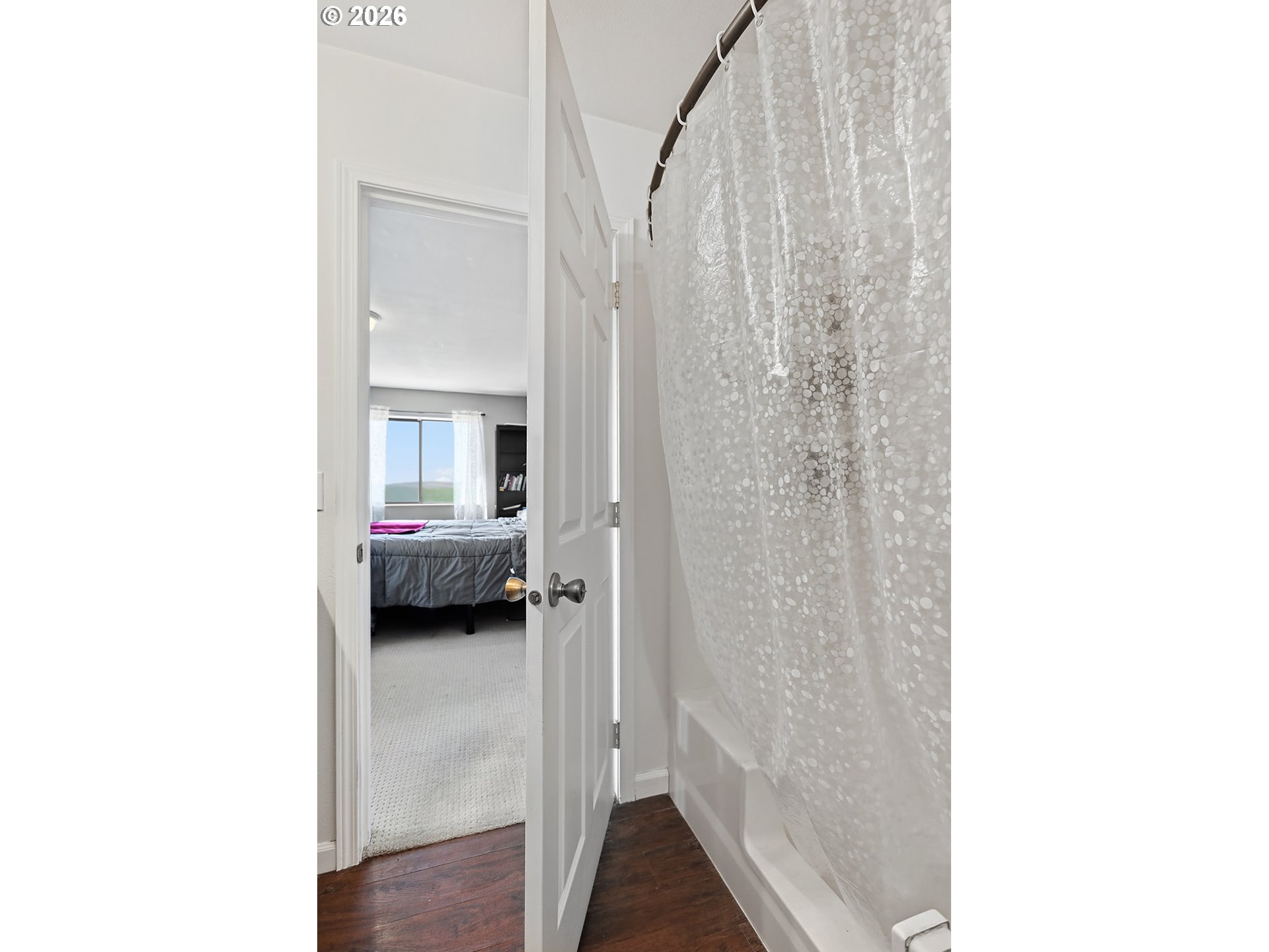4 S BAILEY LOOP DR