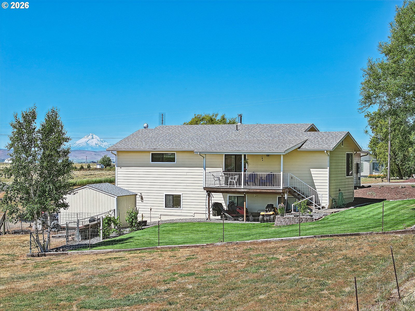 4 S BAILEY LOOP DR