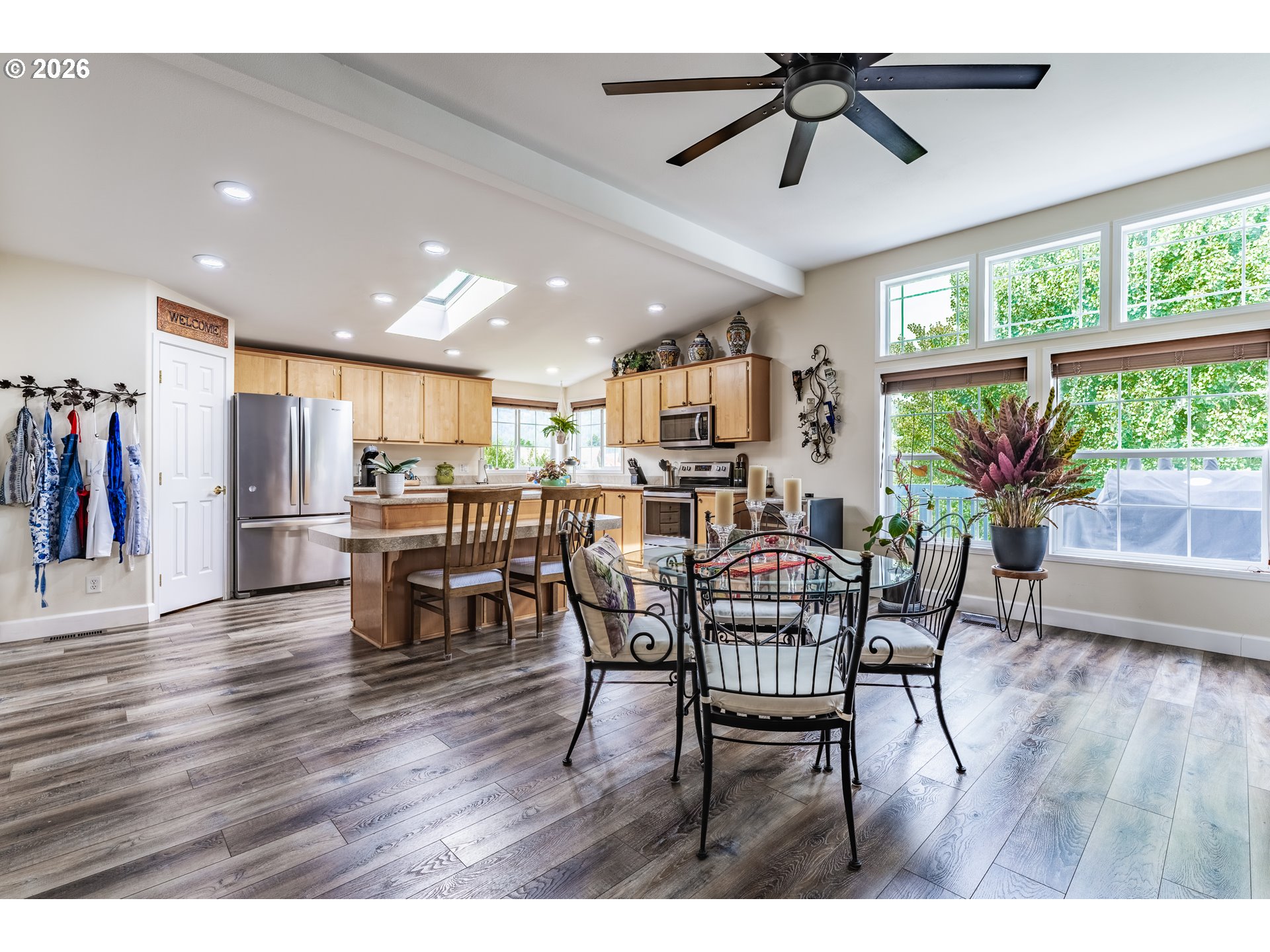 541 Cochran LN