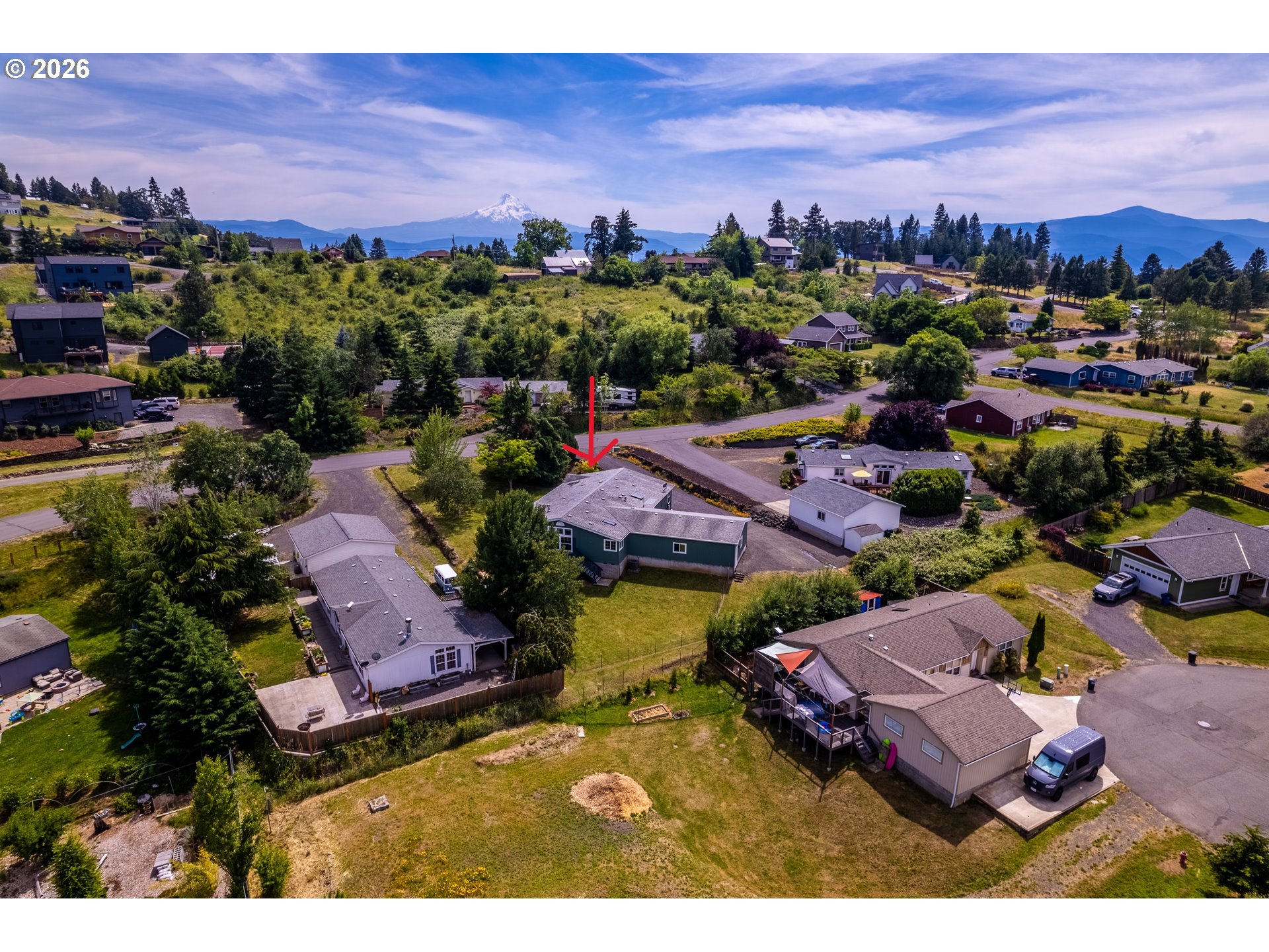 541 Cochran LN